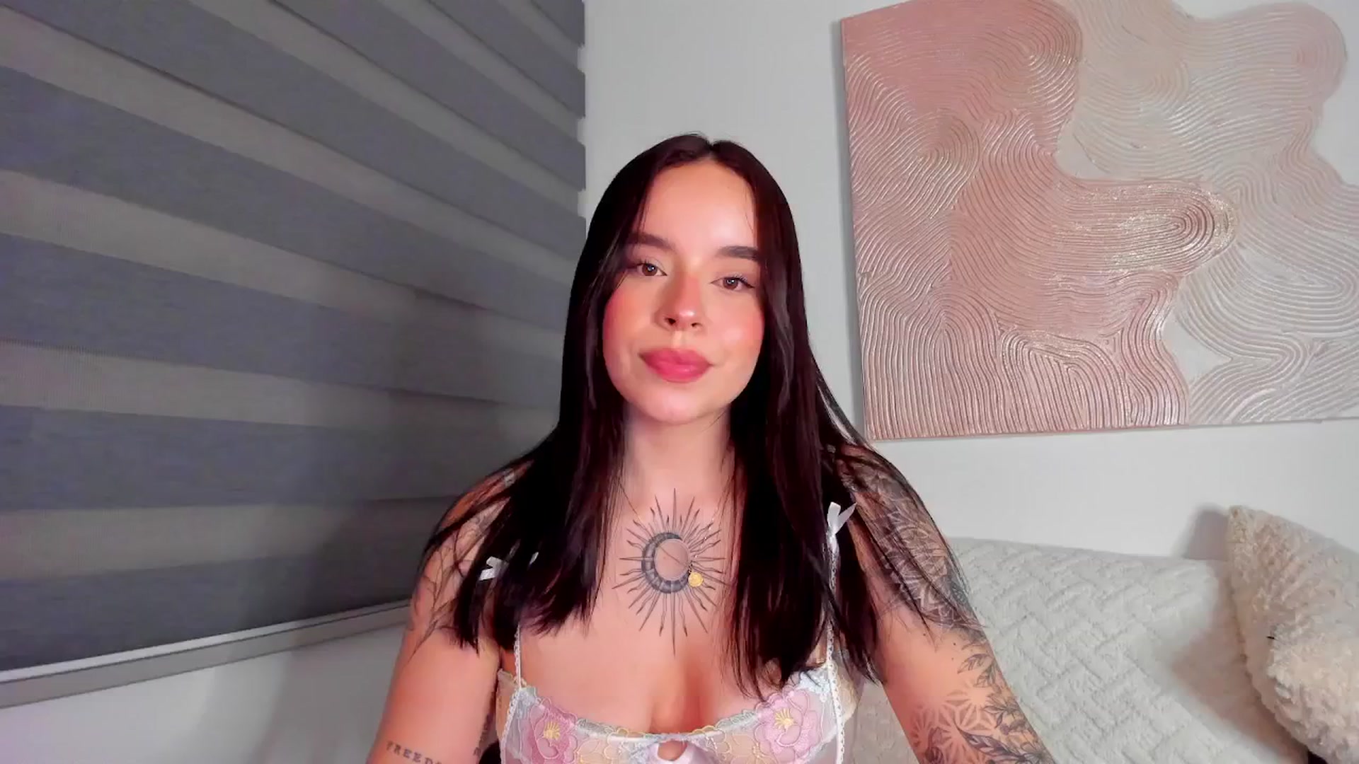 Gallery image thumbnail from Marilyn___'s myfreecams stream on, 05/18/2025, 01:18 image 14 of 20
