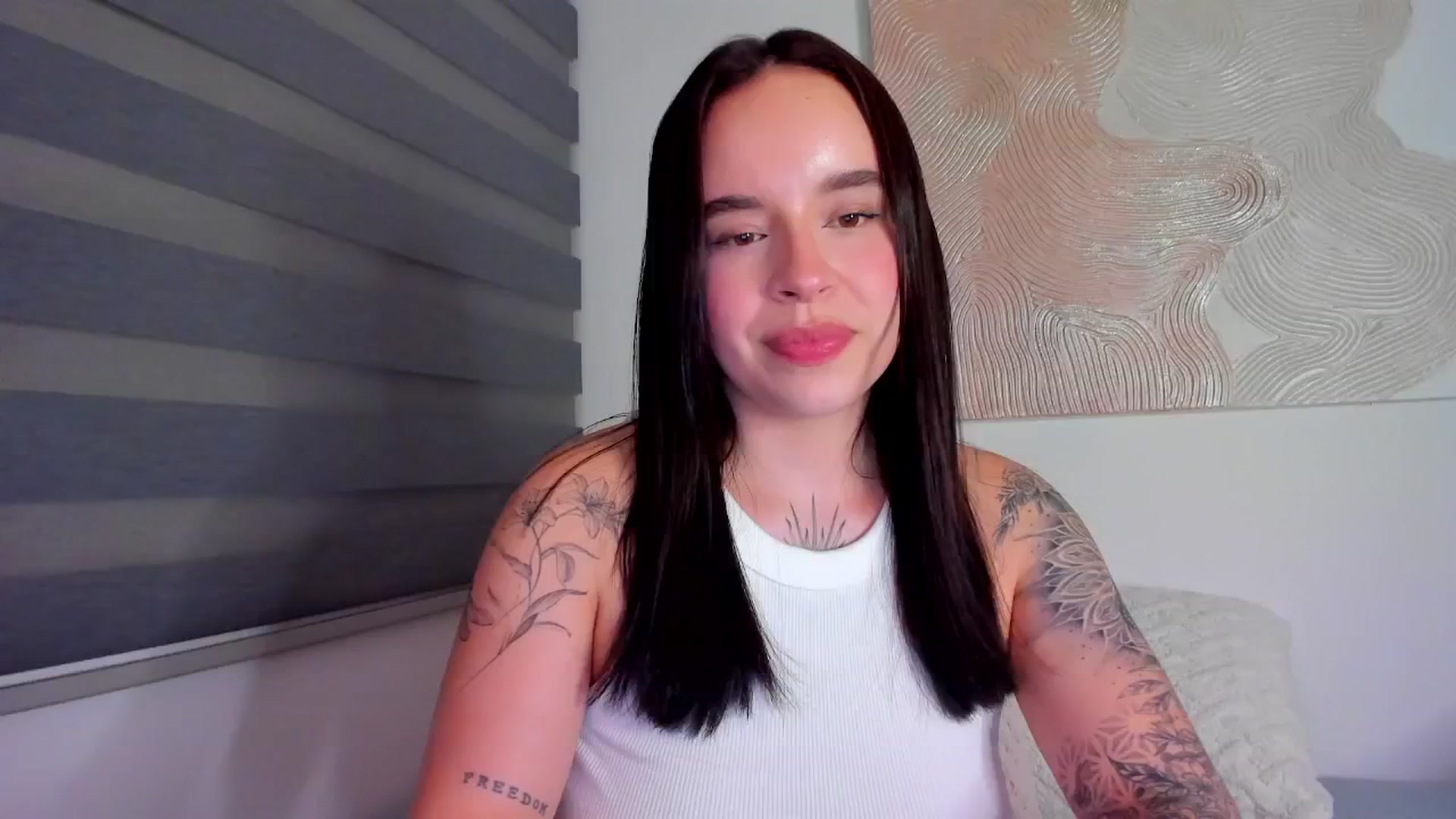 Gallery image thumbnail from Marilyn___'s myfreecams stream on, 05/19/2025, 02:04 image 19 of 20