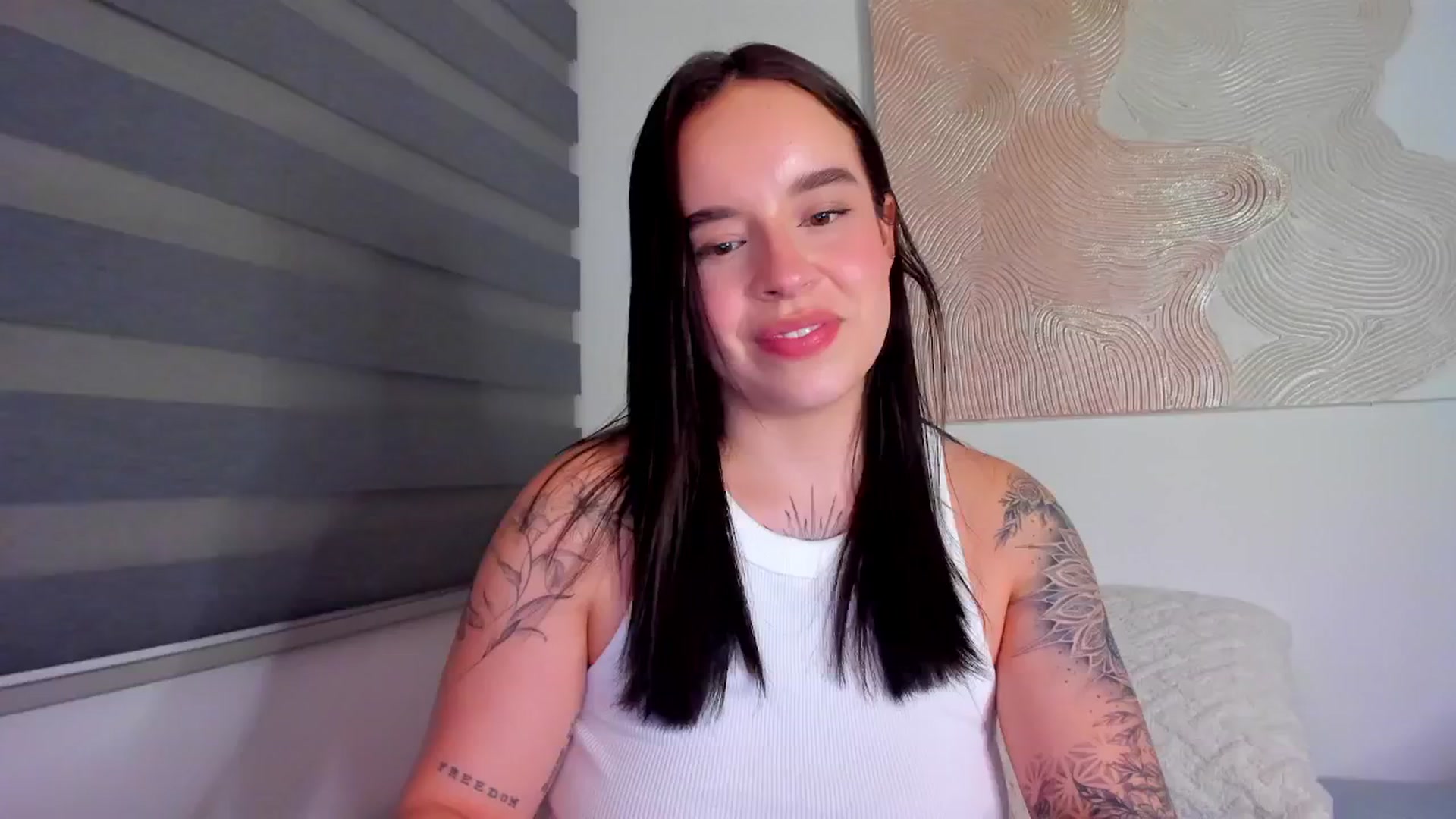 Gallery image thumbnail from Marilyn___'s myfreecams stream on, 05/19/2025, 02:04 image 14 of 20