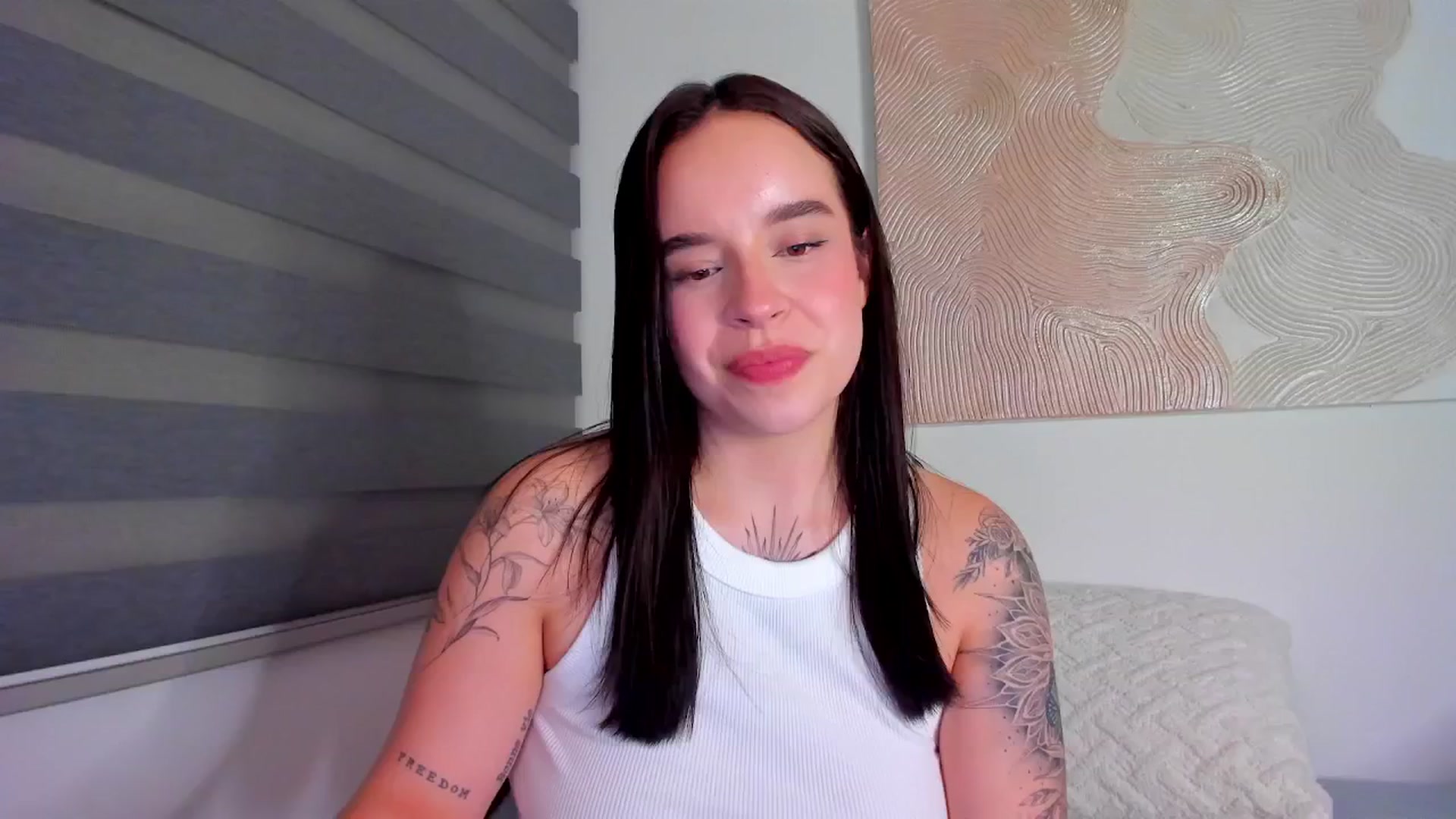Gallery image thumbnail from Marilyn___'s myfreecams stream on, 05/19/2025, 02:04 image 16 of 20