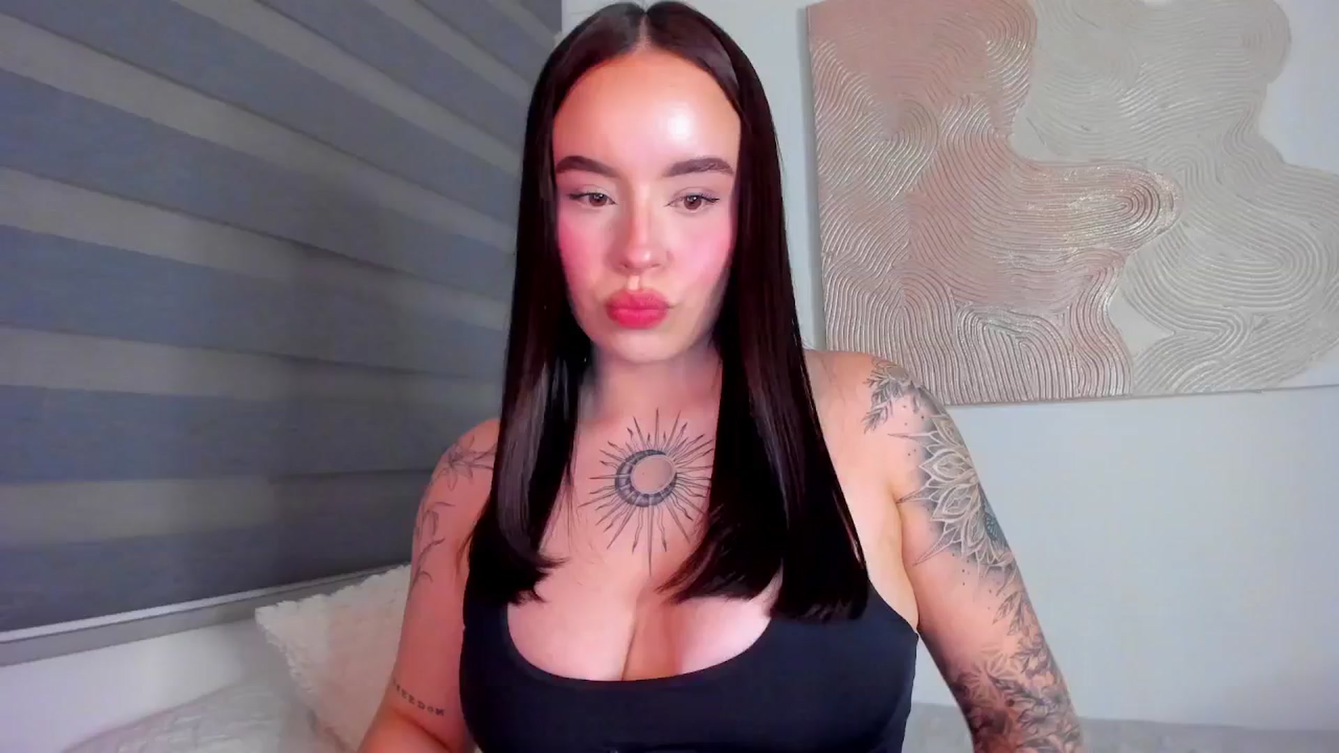 Gallery image thumbnail from Marilyn___'s myfreecams stream on, 05/29/2025, 24:08 image 3 of 20