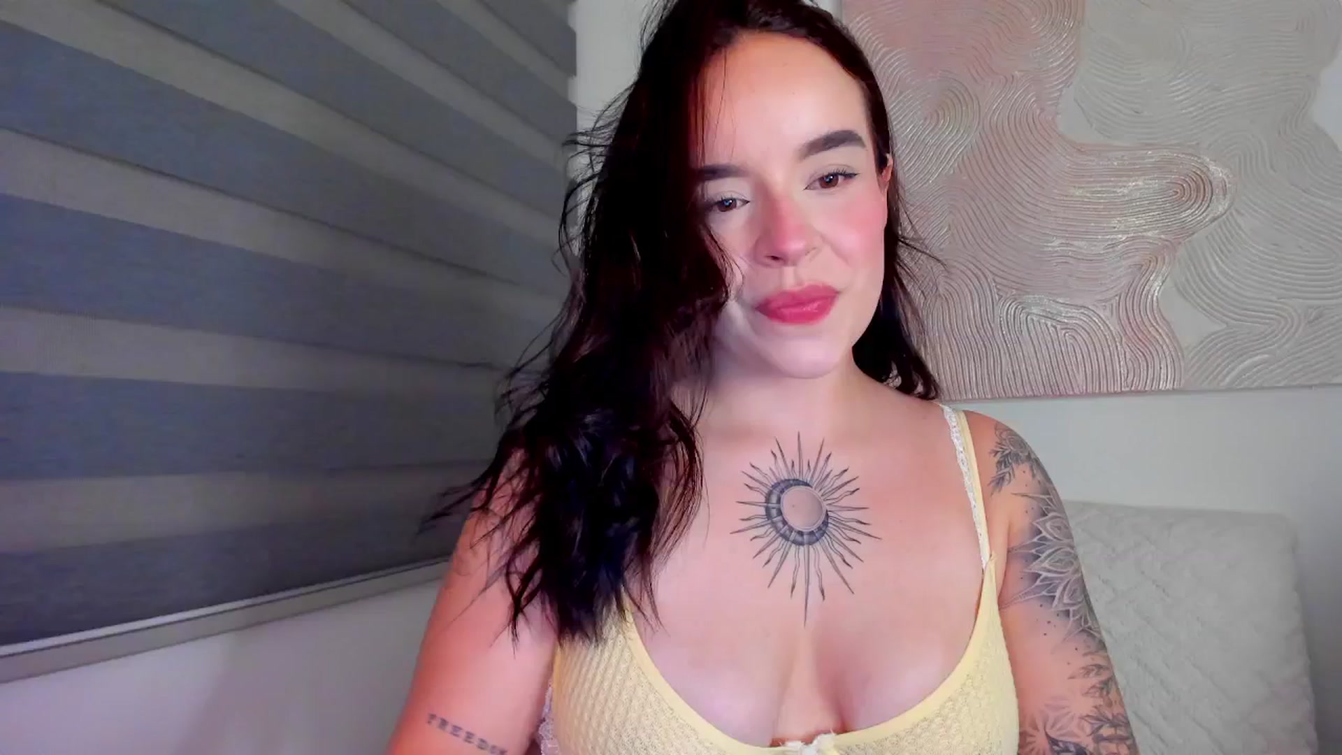 Gallery image thumbnail from Marilyn___'s myfreecams stream on, 06/01/2025, 24:01 image 17 of 20