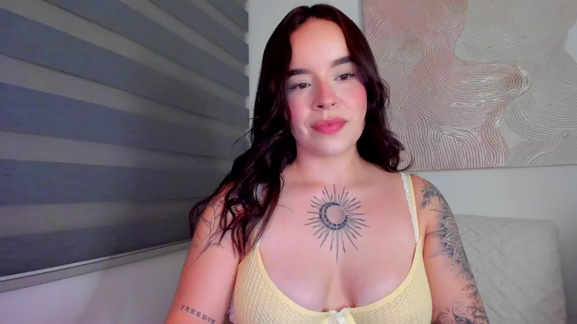 Gallery image thumbnail from Marilyn___'s myfreecams stream on, 06/01/2025, 24:01 image 18 of 20