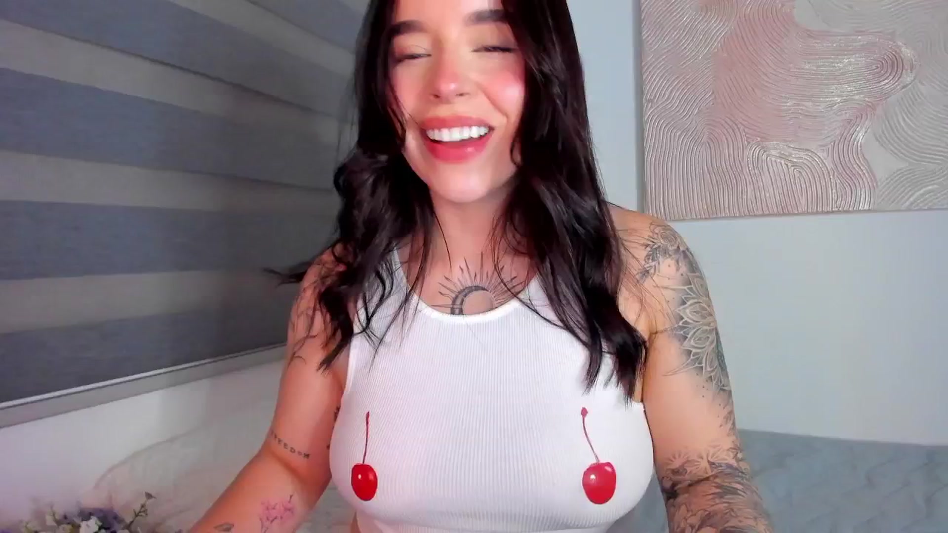 Gallery image thumbnail from Marilyn___'s myfreecams stream on, 06/13/2025, 23:50 image 9 of 20