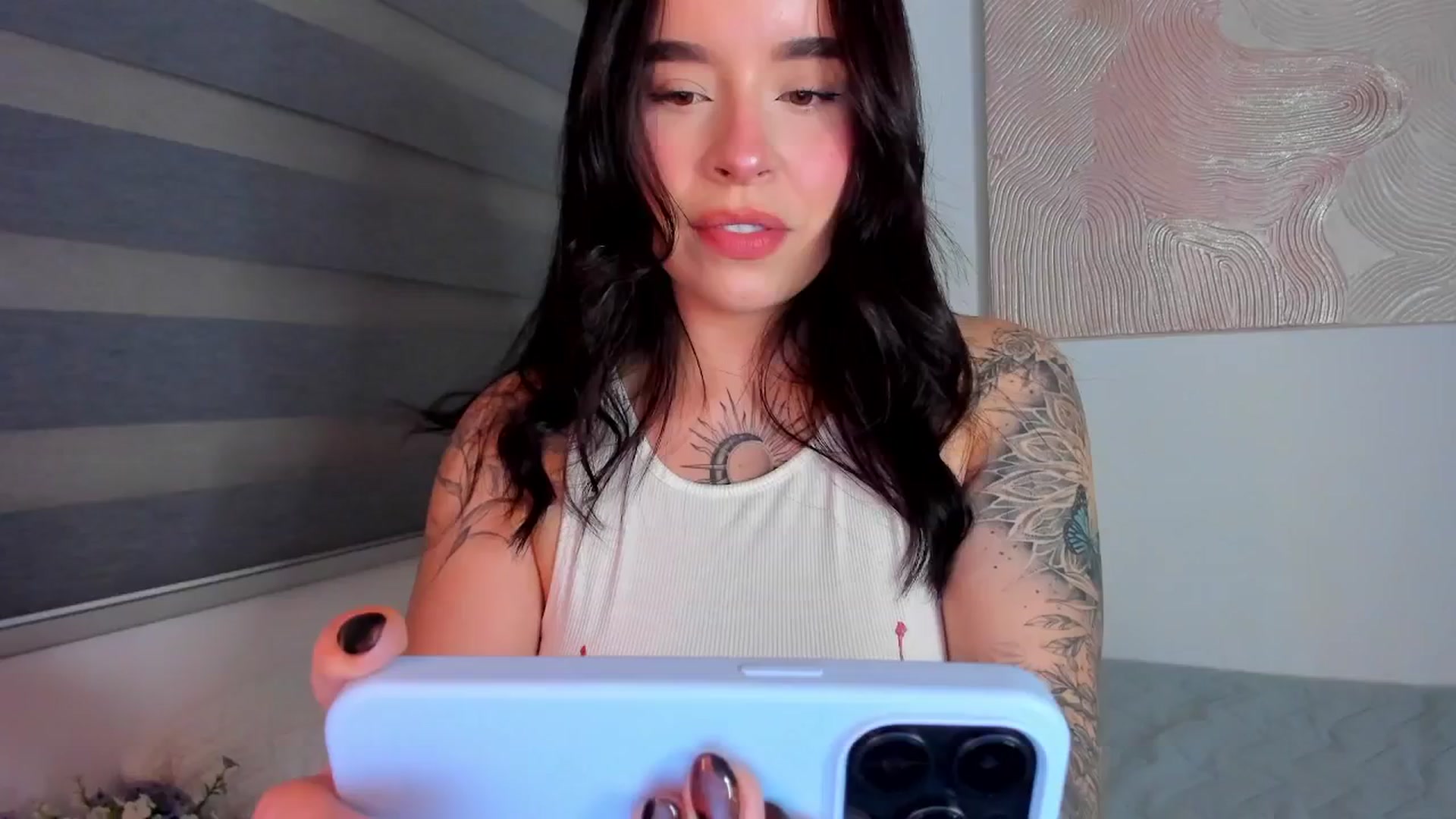 Gallery image thumbnail from Marilyn___'s myfreecams stream on, 06/13/2025, 23:50 image 8 of 20