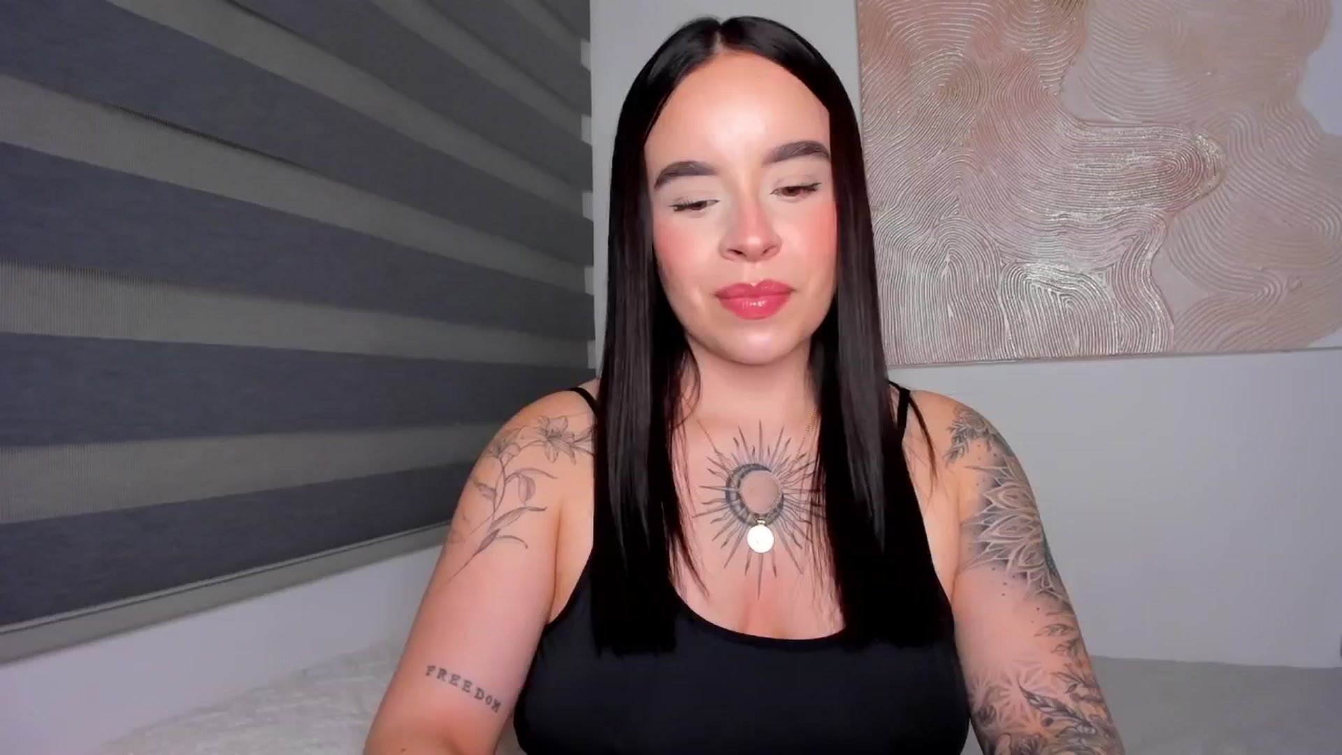 Gallery image thumbnail from Marilyn___'s myfreecams stream on, 06/29/2025, 24:21 image 2 of 20