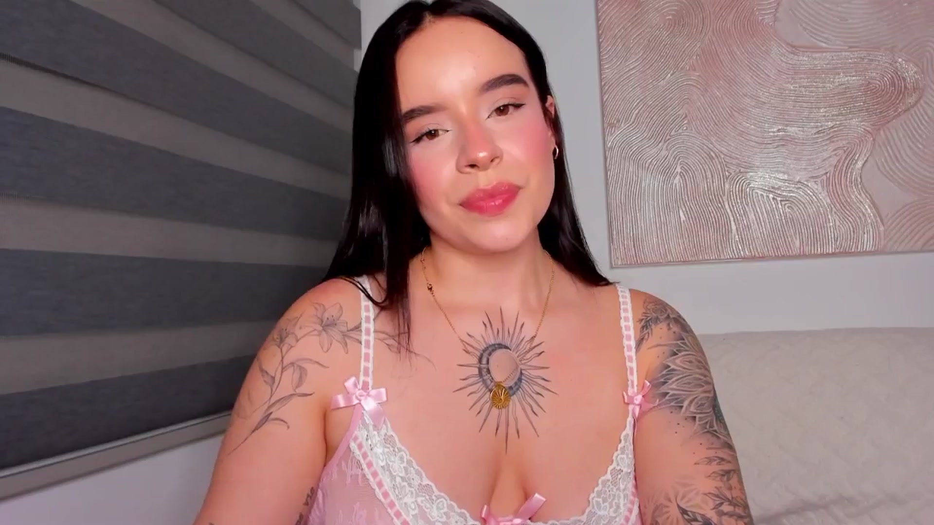 Gallery image thumbnail from Marilyn___'s myfreecams stream on, 07/07/2025, 24:59 image 19 of 20