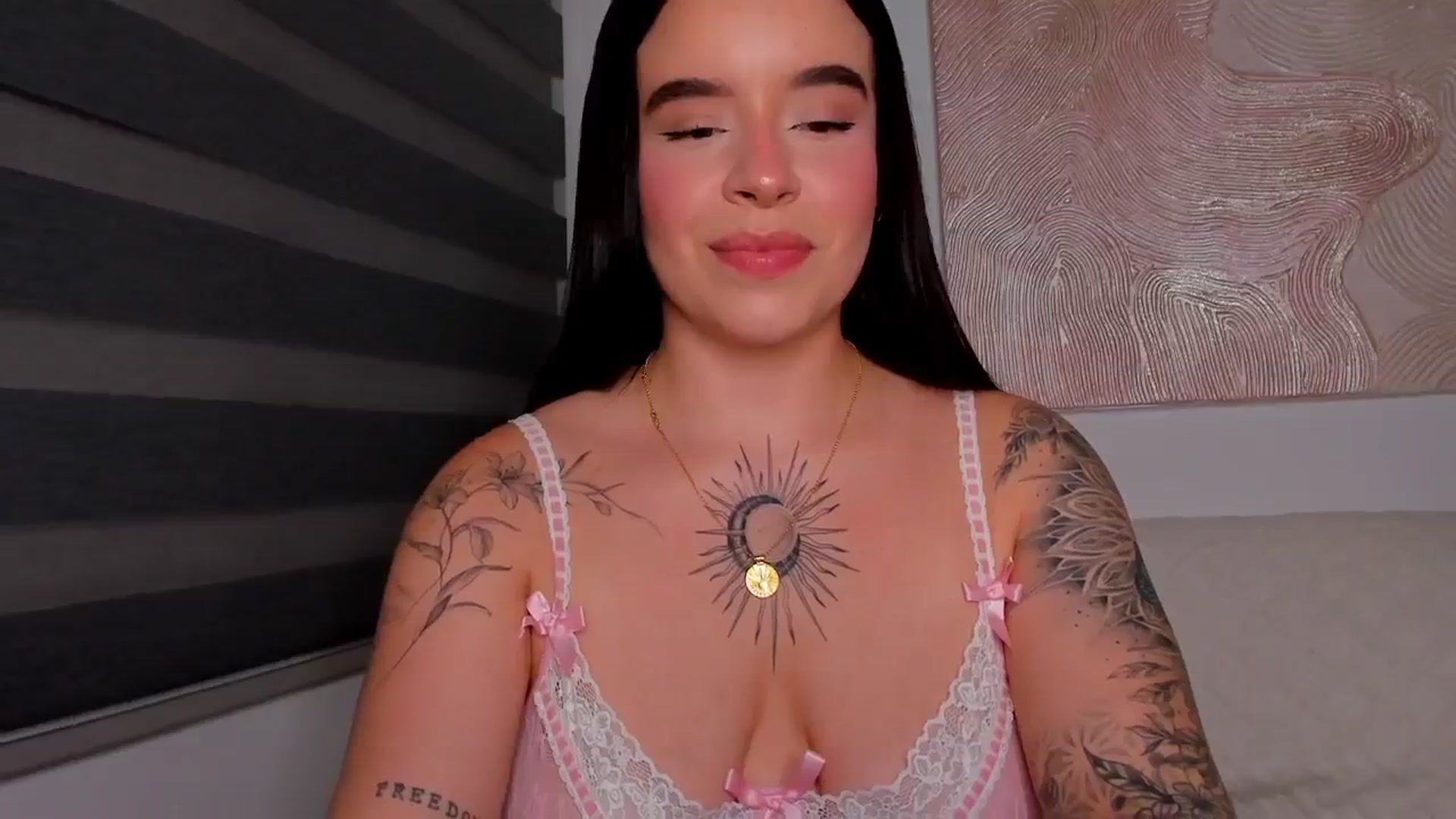 Gallery image thumbnail from Marilyn___'s myfreecams stream on, 07/07/2025, 24:59 image 13 of 20