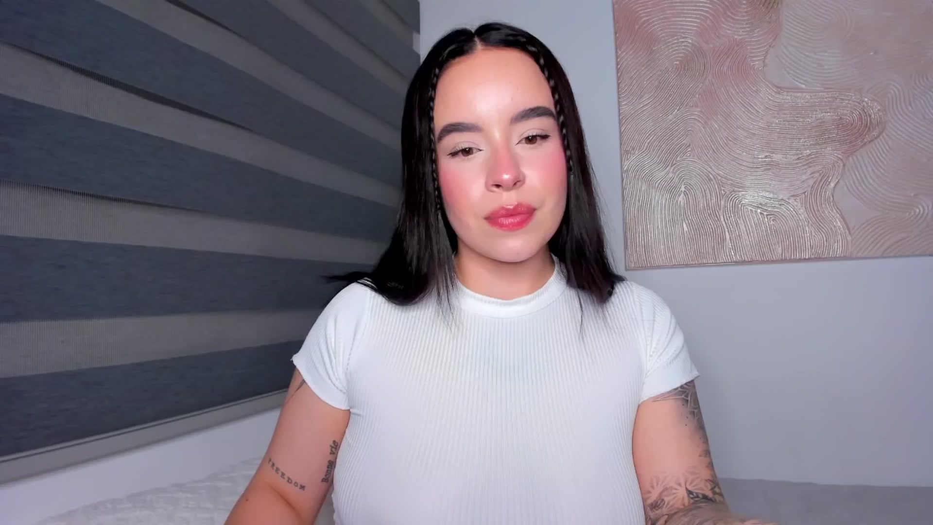 Gallery image thumbnail from Marilyn___'s myfreecams stream on, 07/08/2025, 01:50 image 20 of 20