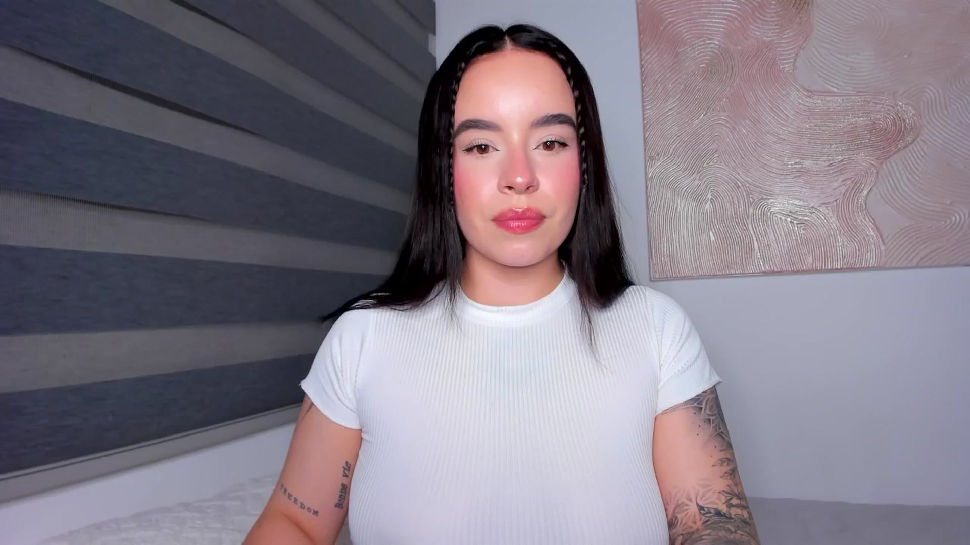 Gallery image thumbnail from Marilyn___'s myfreecams stream on, 07/08/2025, 01:50 image 18 of 20