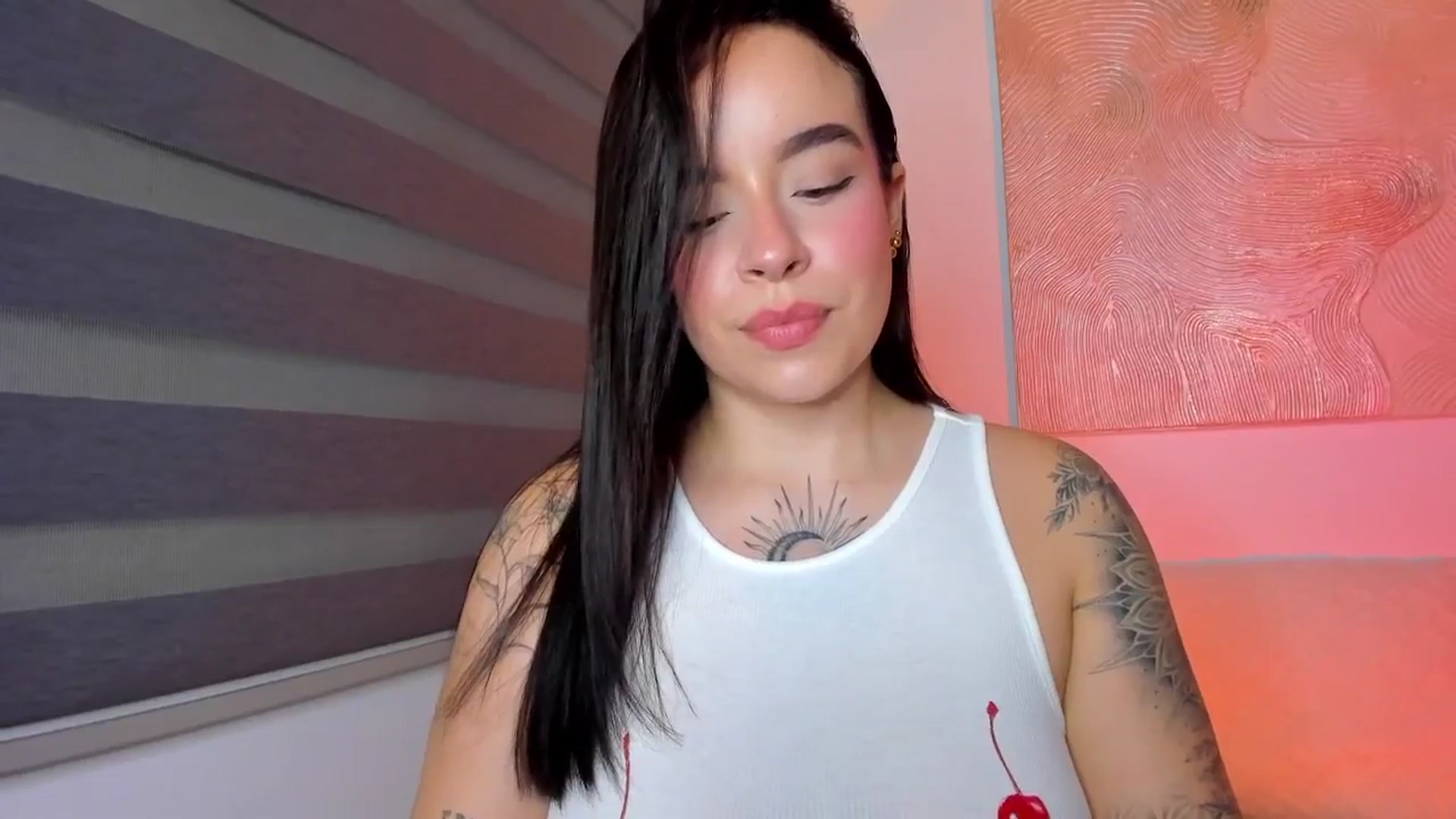 Gallery image thumbnail from Marilyn___'s myfreecams stream on, 07/21/2025, 24:02 image 18 of 20
