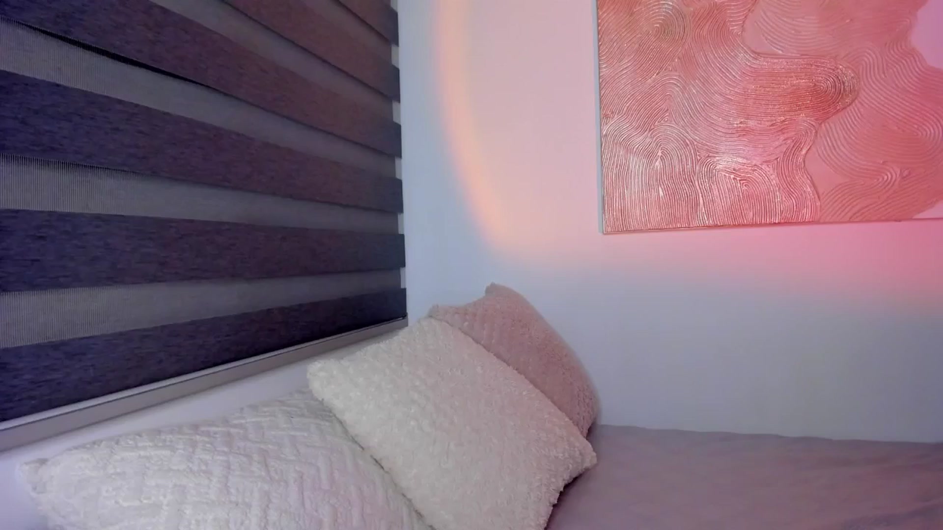 Gallery image thumbnail from Marilyn___'s myfreecams stream on, 07/25/2025, 01:24 image 10 of 20