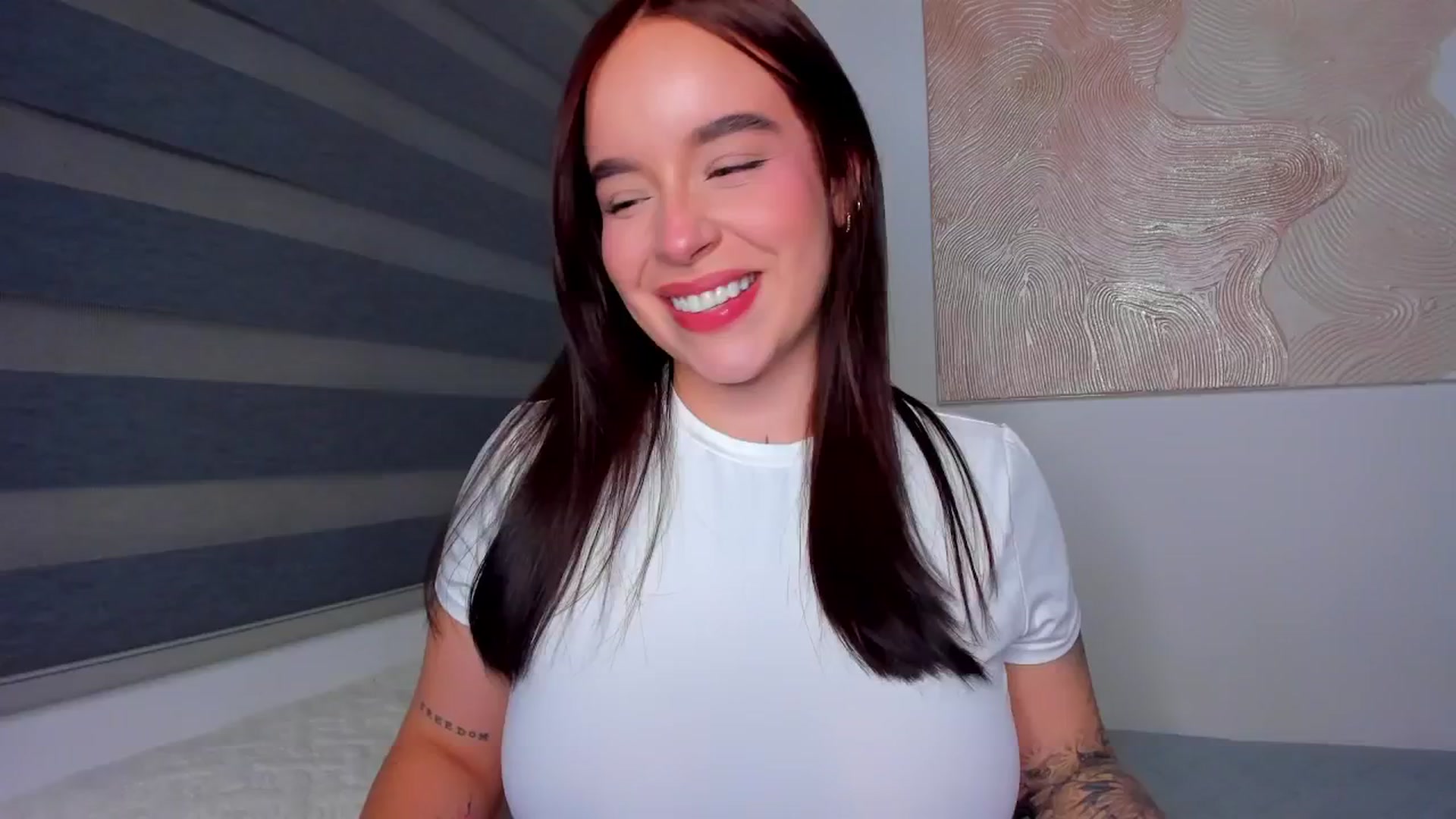 Gallery image thumbnail from Marilyn___'s myfreecams stream on, 08/16/2025, 23:57 image 5 of 20