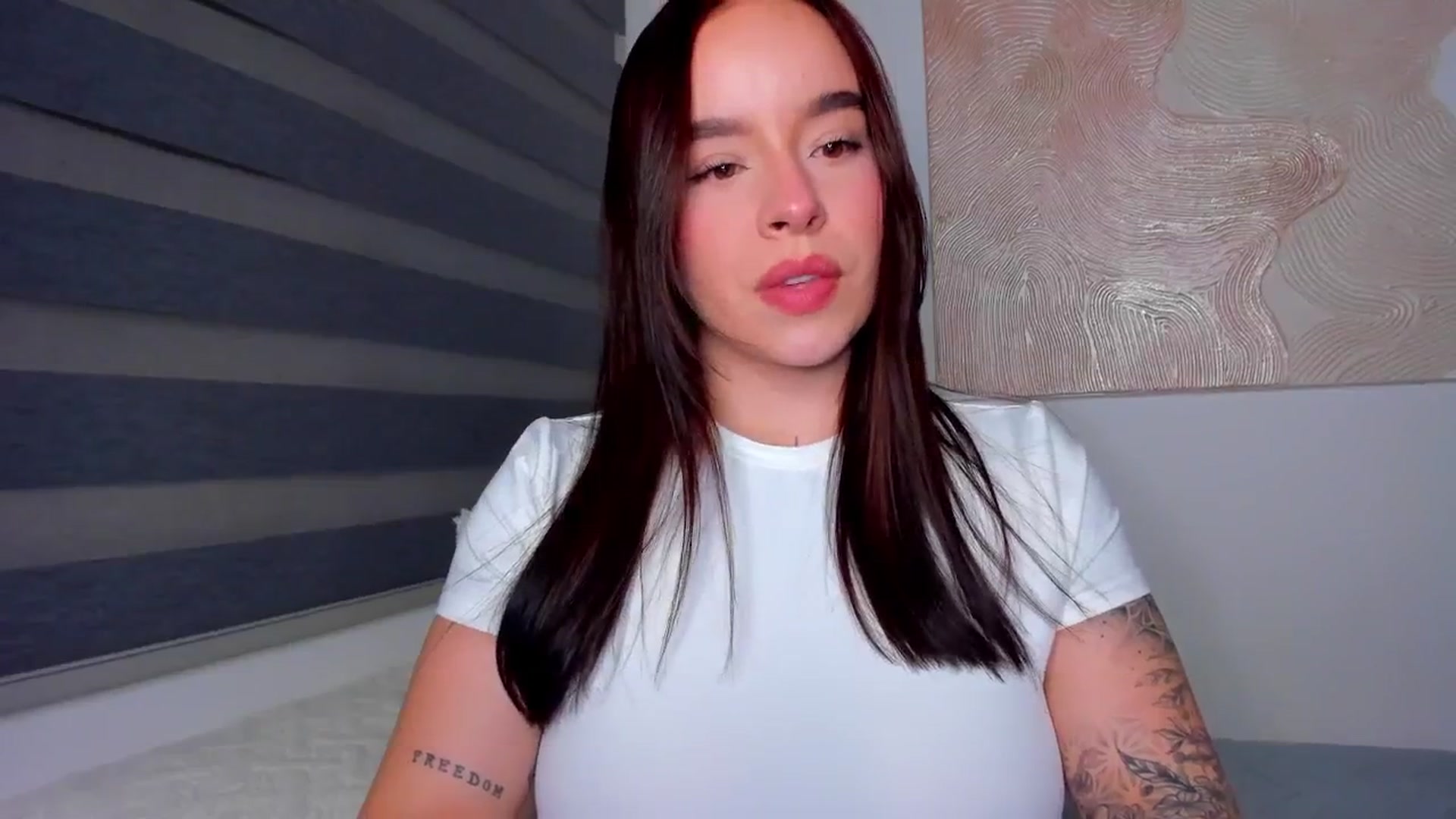 Gallery image thumbnail from Marilyn___'s myfreecams stream on, 08/16/2025, 23:57 image 11 of 20