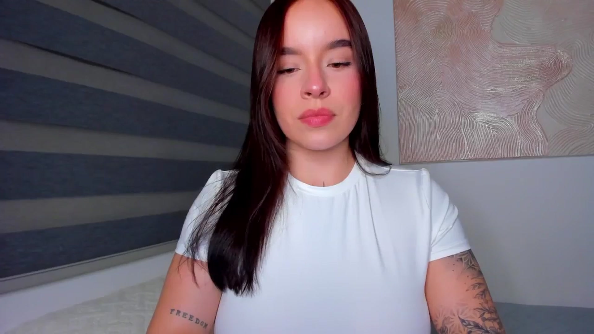 Gallery image thumbnail from Marilyn___'s myfreecams stream on, 08/16/2025, 23:57 image 20 of 20