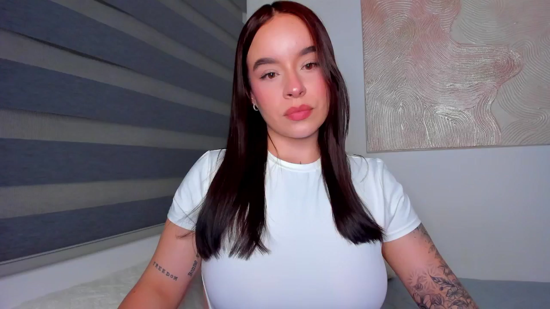 Gallery image thumbnail from Marilyn___'s myfreecams stream on, 08/17/2025, 24:55 image 4 of 20