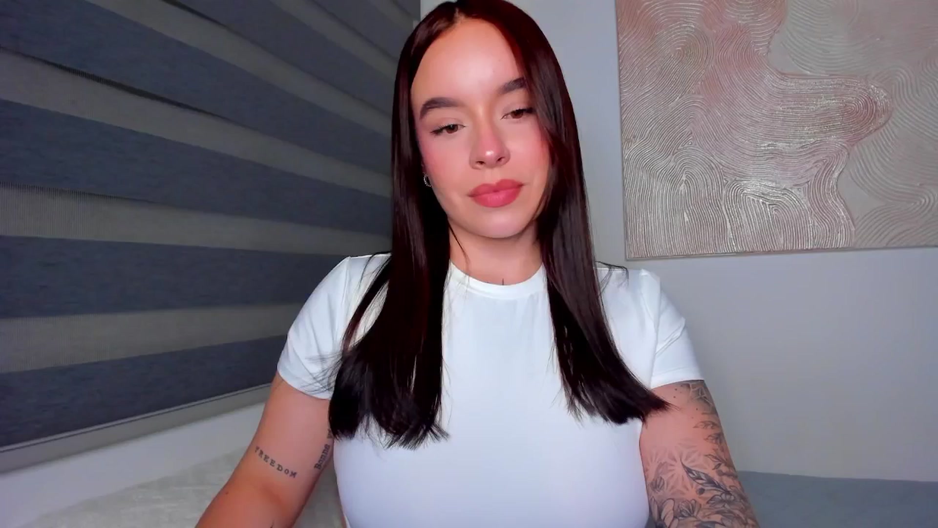 Gallery image thumbnail from Marilyn___'s myfreecams stream on, 08/17/2025, 24:55 image 2 of 20