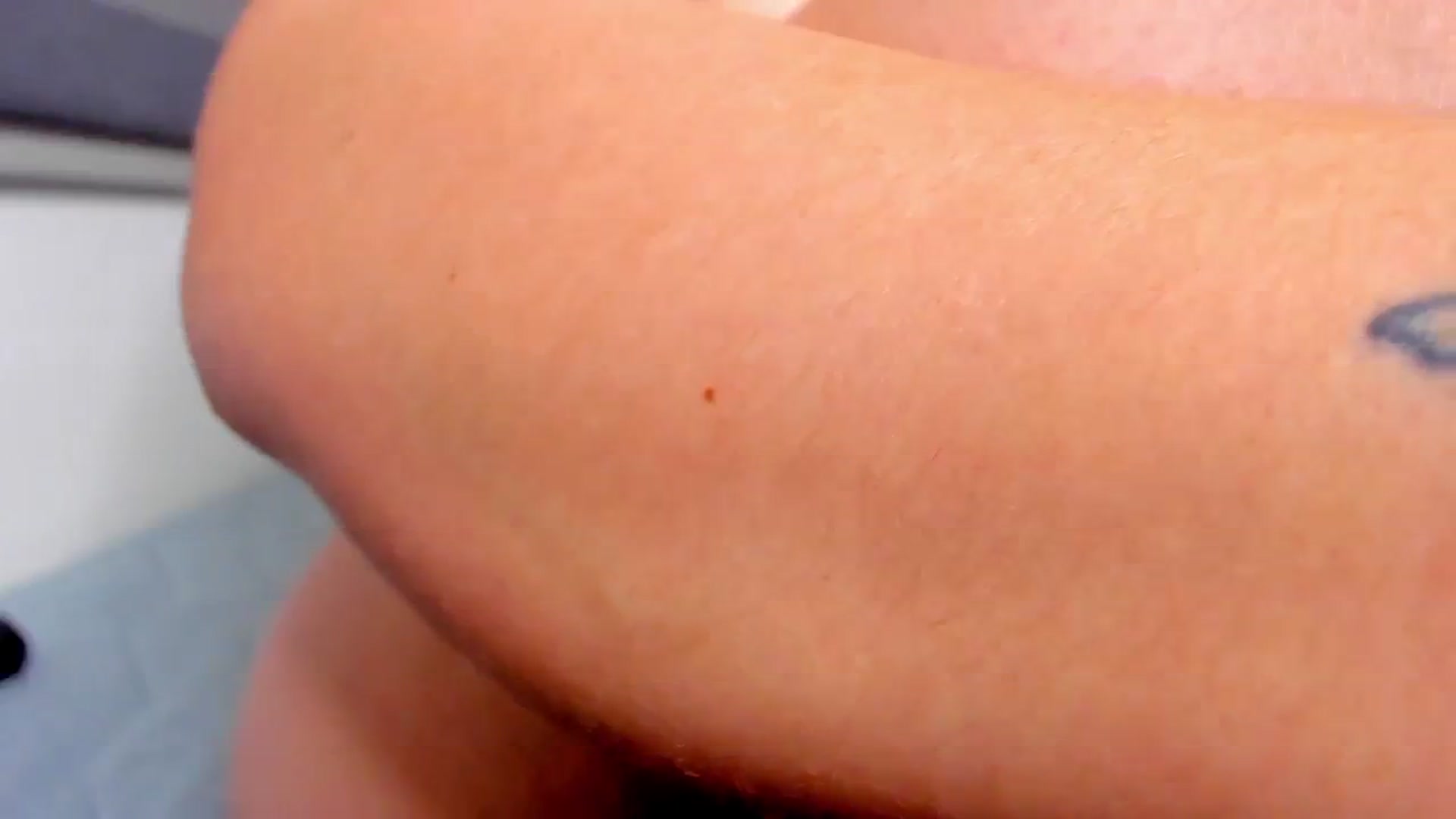 Gallery image thumbnail from Marilyn___'s myfreecams stream on, 08/22/2025, 01:20 image 16 of 20