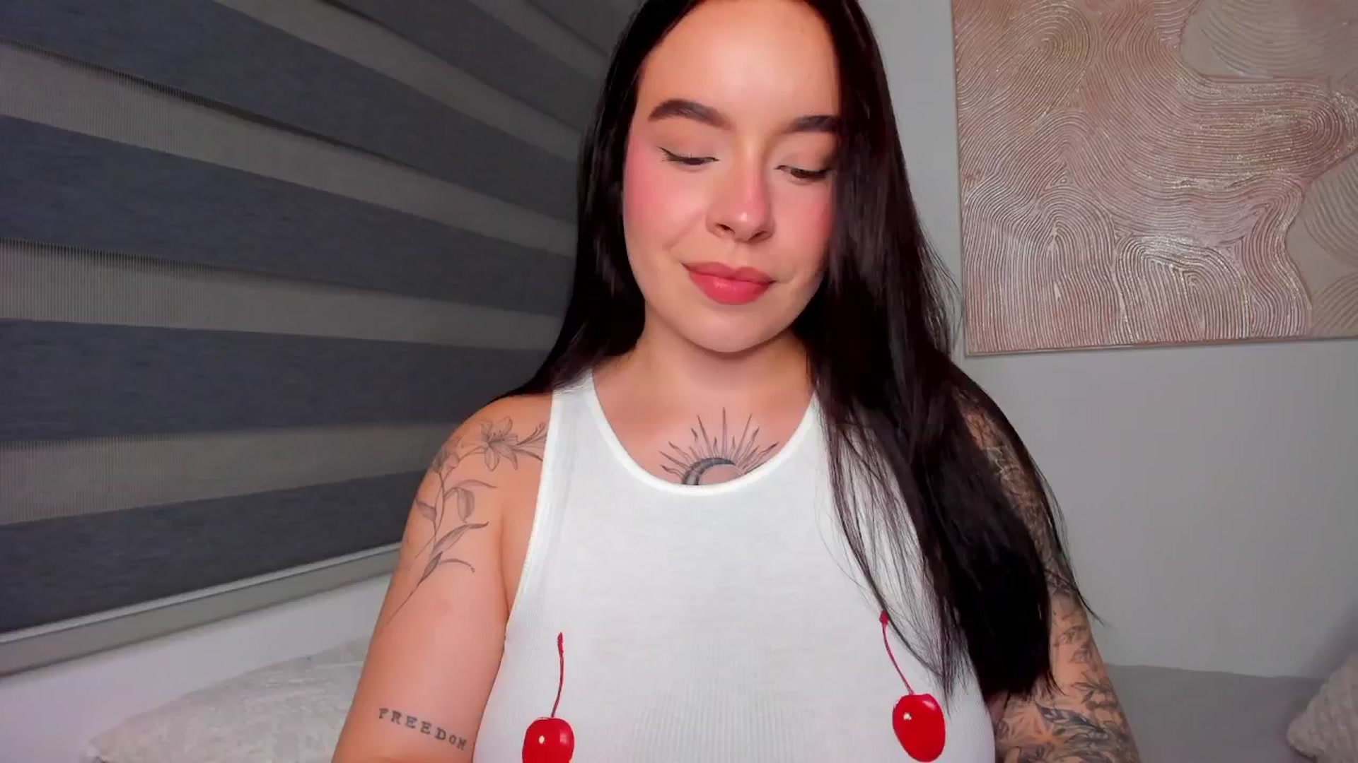 Gallery image thumbnail from Marilyn___'s myfreecams stream on, 09/18/2025, 24:55 image 2 of 20