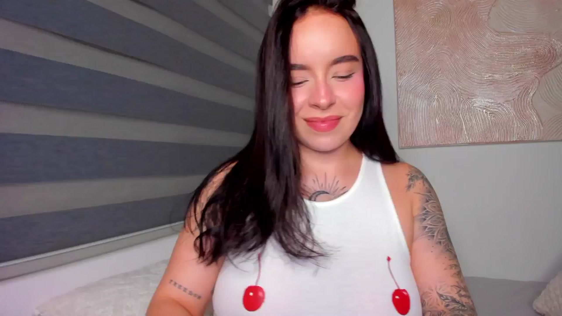 Gallery image thumbnail from Marilyn___'s myfreecams stream on, 09/18/2025, 24:55 image 10 of 20