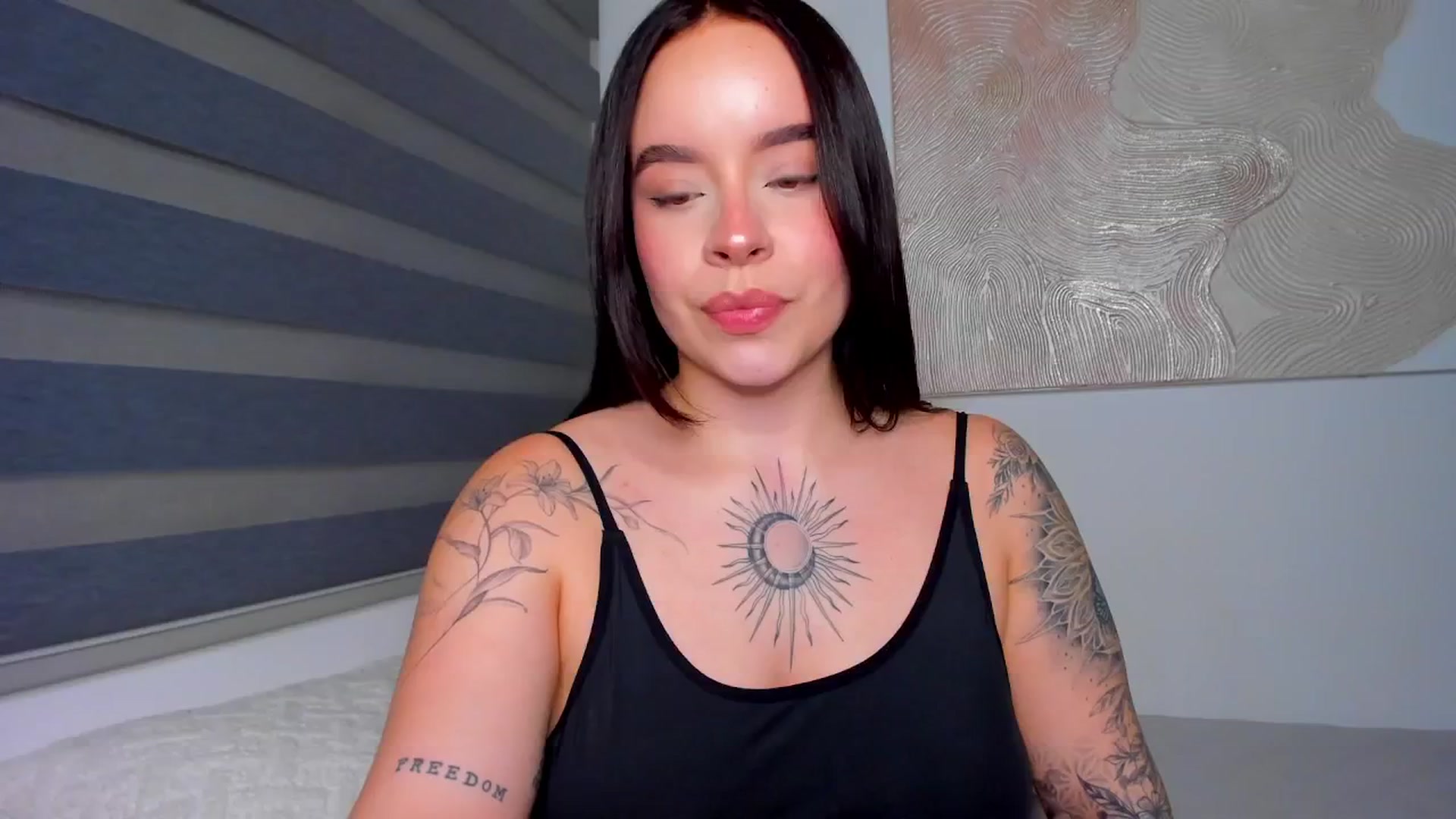 Gallery image thumbnail from Marilyn___'s myfreecams stream on, 09/21/2025, 24:01 image 19 of 20