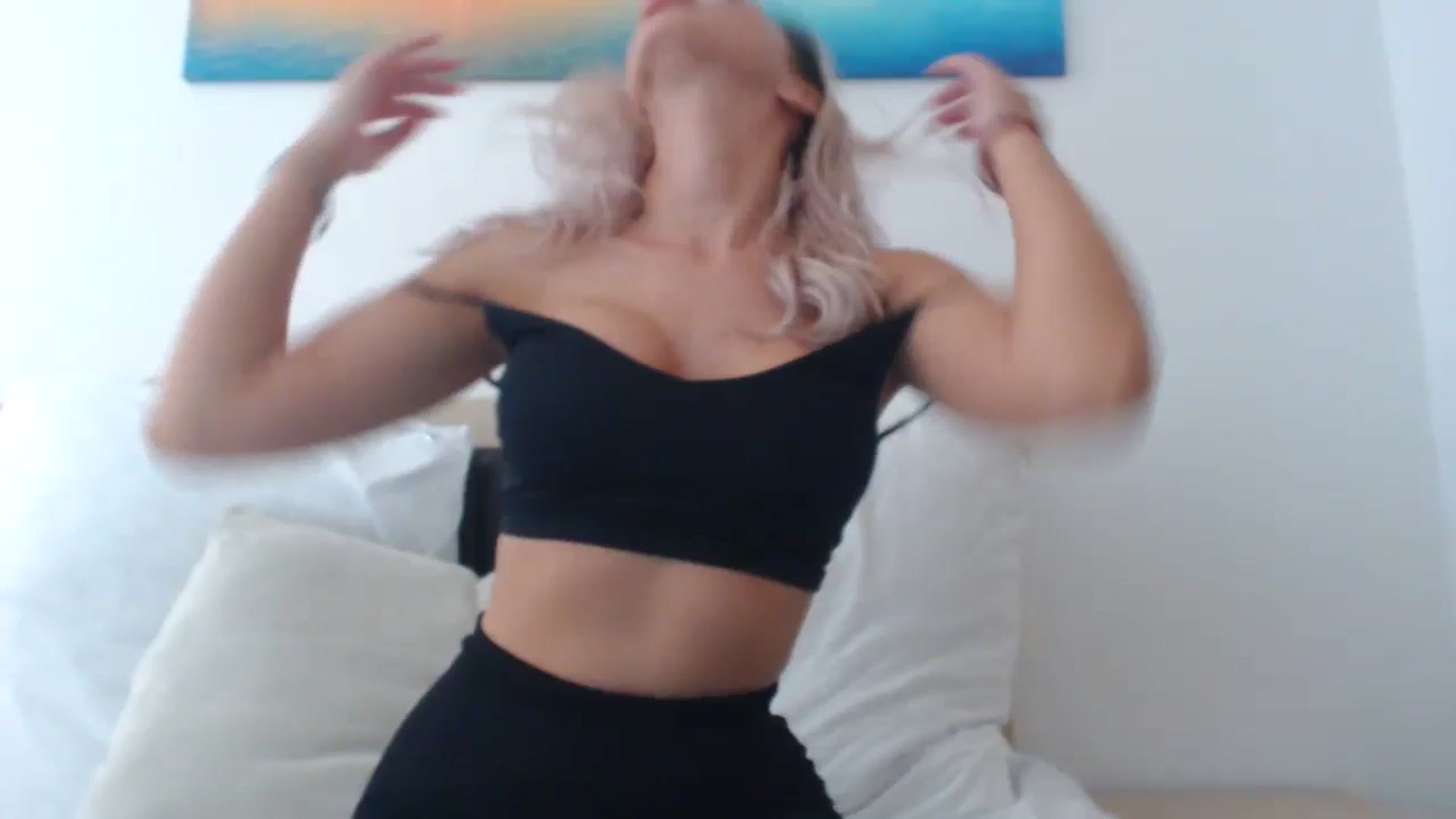 Gallery image thumbnail from Marisaisa's myfreecams stream on, 12/28/2023, 24:50 image 5 of 20