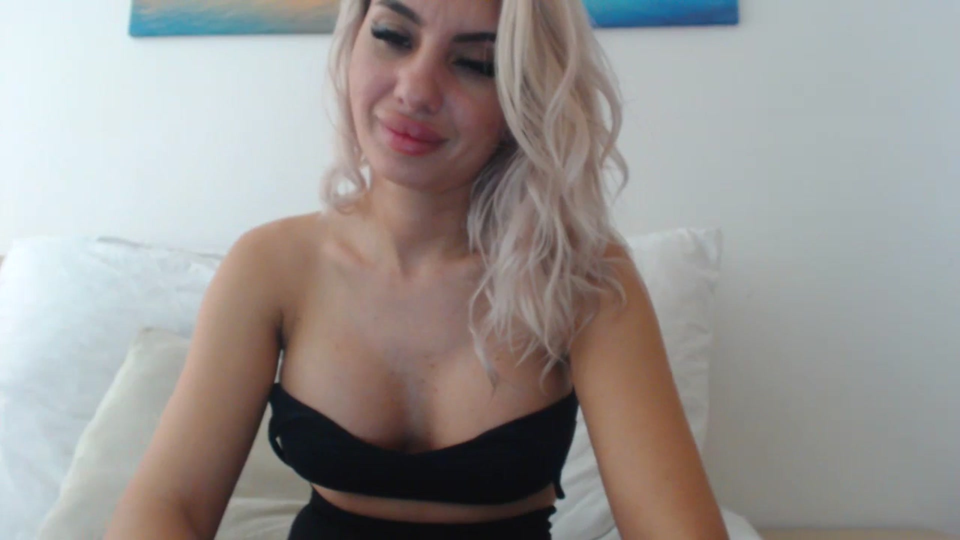 Gallery image thumbnail from Marisaisa's myfreecams stream on, 12/28/2023, 24:50 image 9 of 20