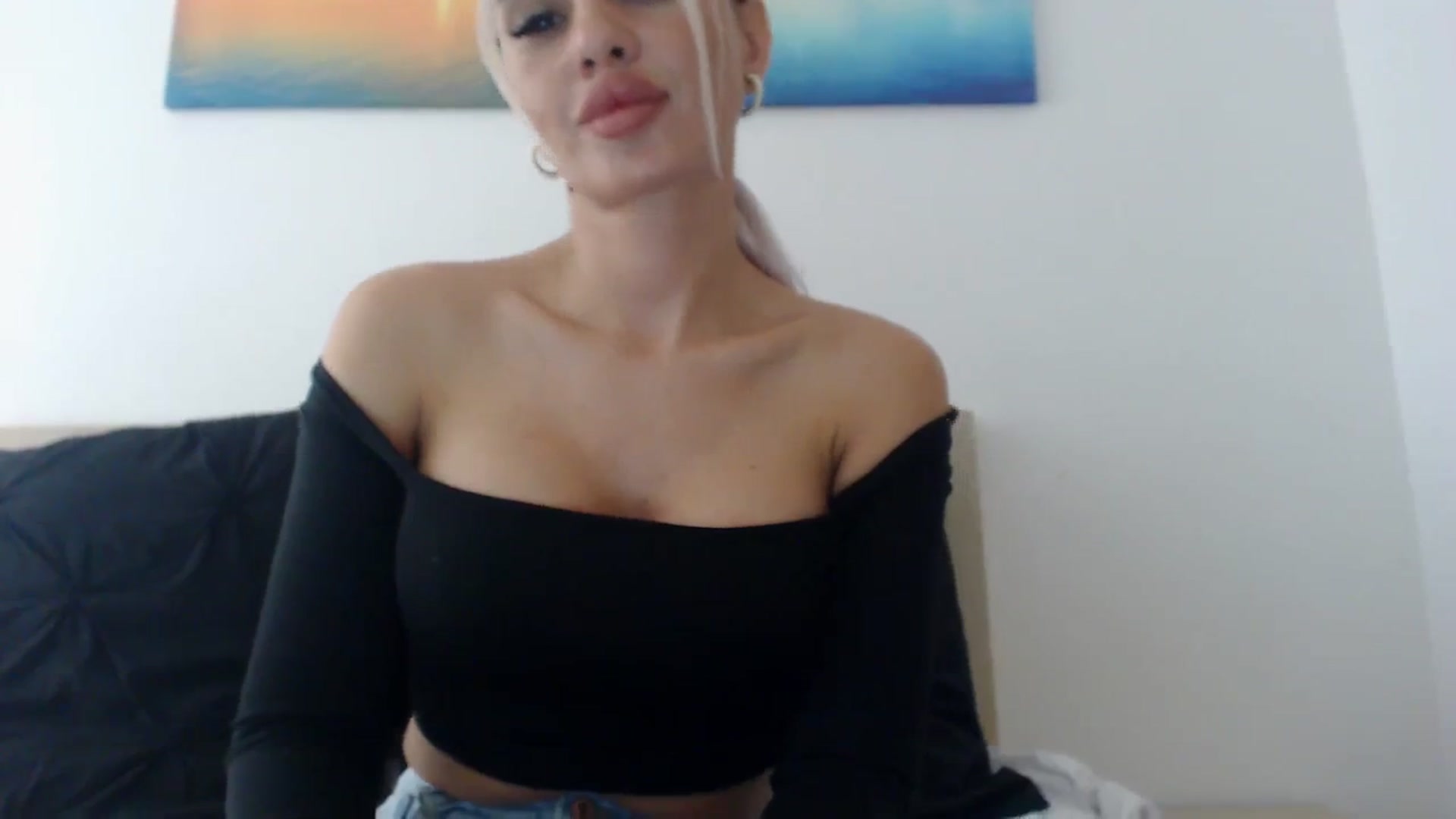 Gallery image thumbnail from Marisaisa's myfreecams stream on, 01/02/2024, 17:20 image 20 of 20