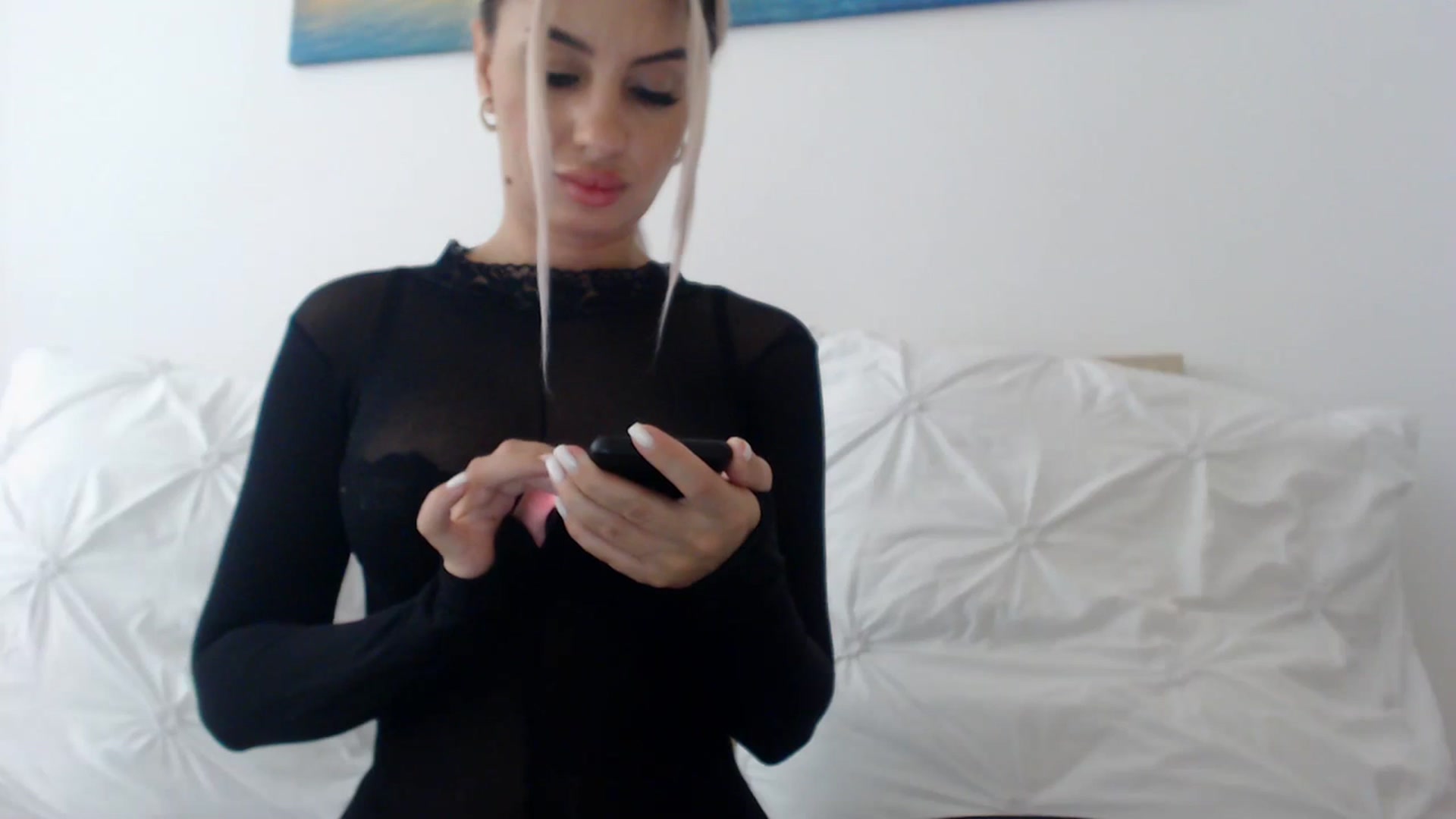 Gallery image thumbnail from Marisaisa's myfreecams stream on, 01/05/2024, 23:41 image 11 of 20