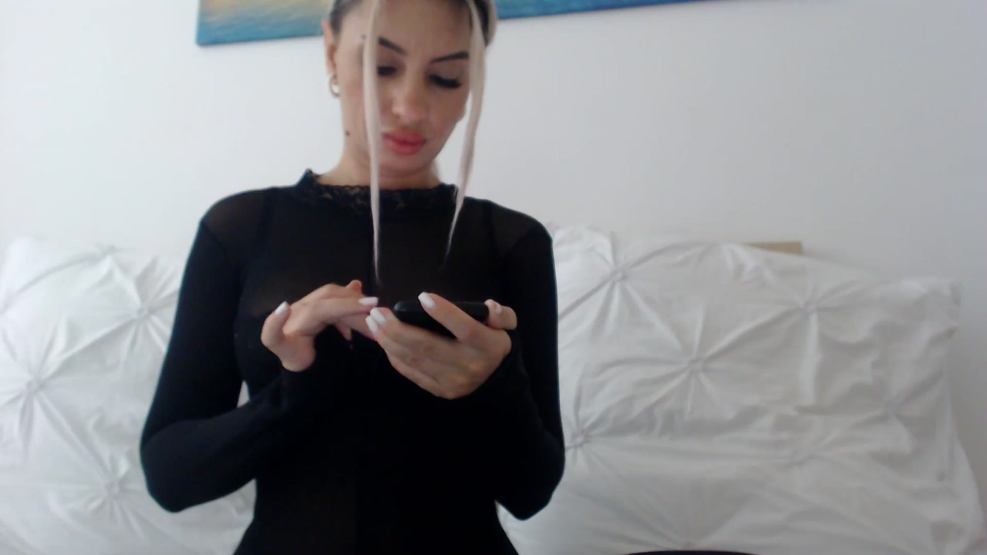 Gallery image thumbnail from Marisaisa's myfreecams stream on, 01/05/2024, 23:41 image 12 of 20