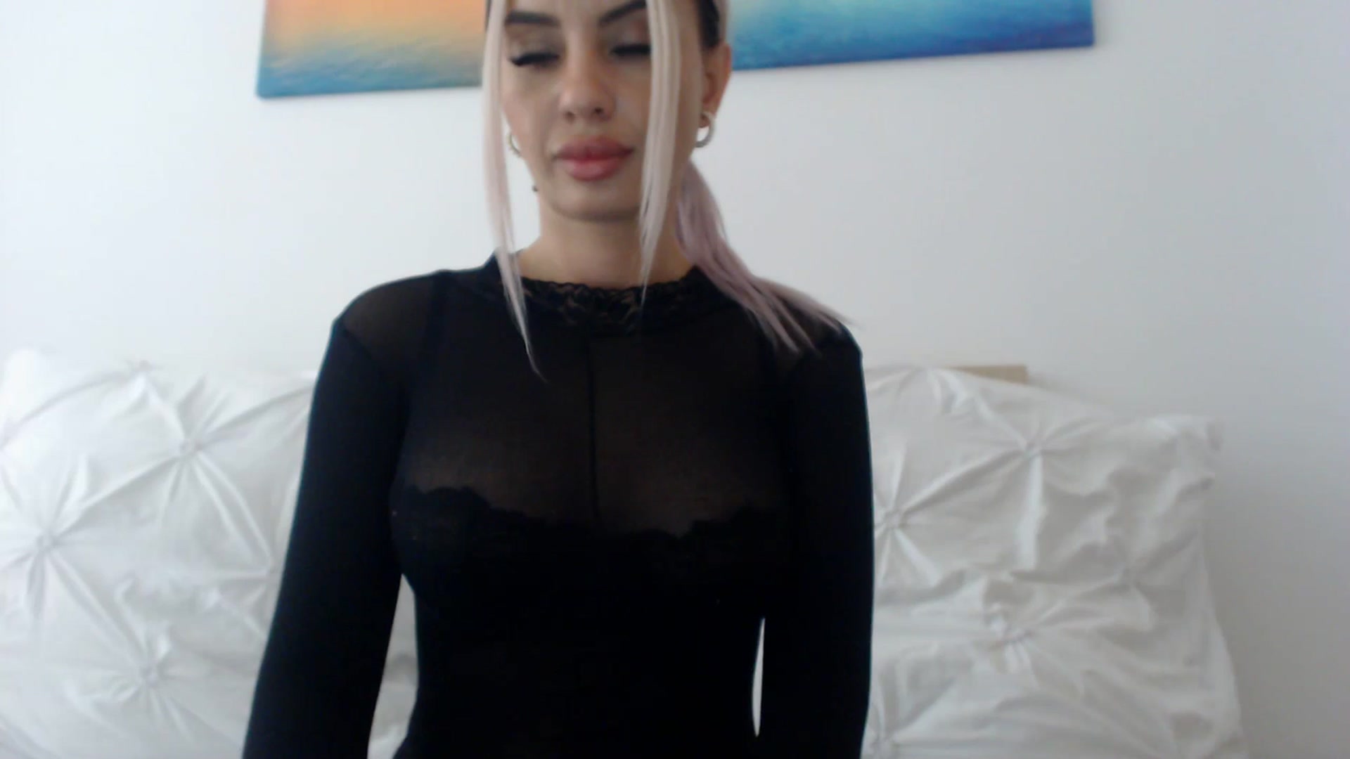 Gallery image thumbnail from Marisaisa's myfreecams stream on, 01/05/2024, 23:41 image 6 of 20