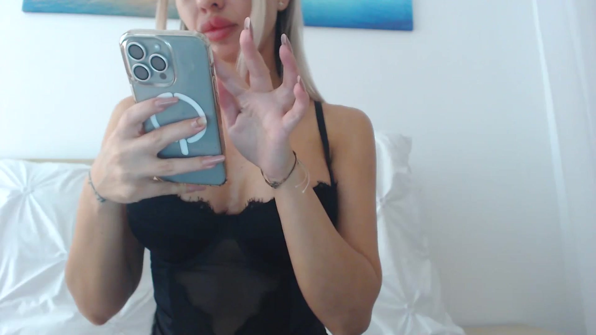 Gallery image thumbnail from Marisaisa's myfreecams stream on, 03/05/2024, 12:04 image 18 of 20
