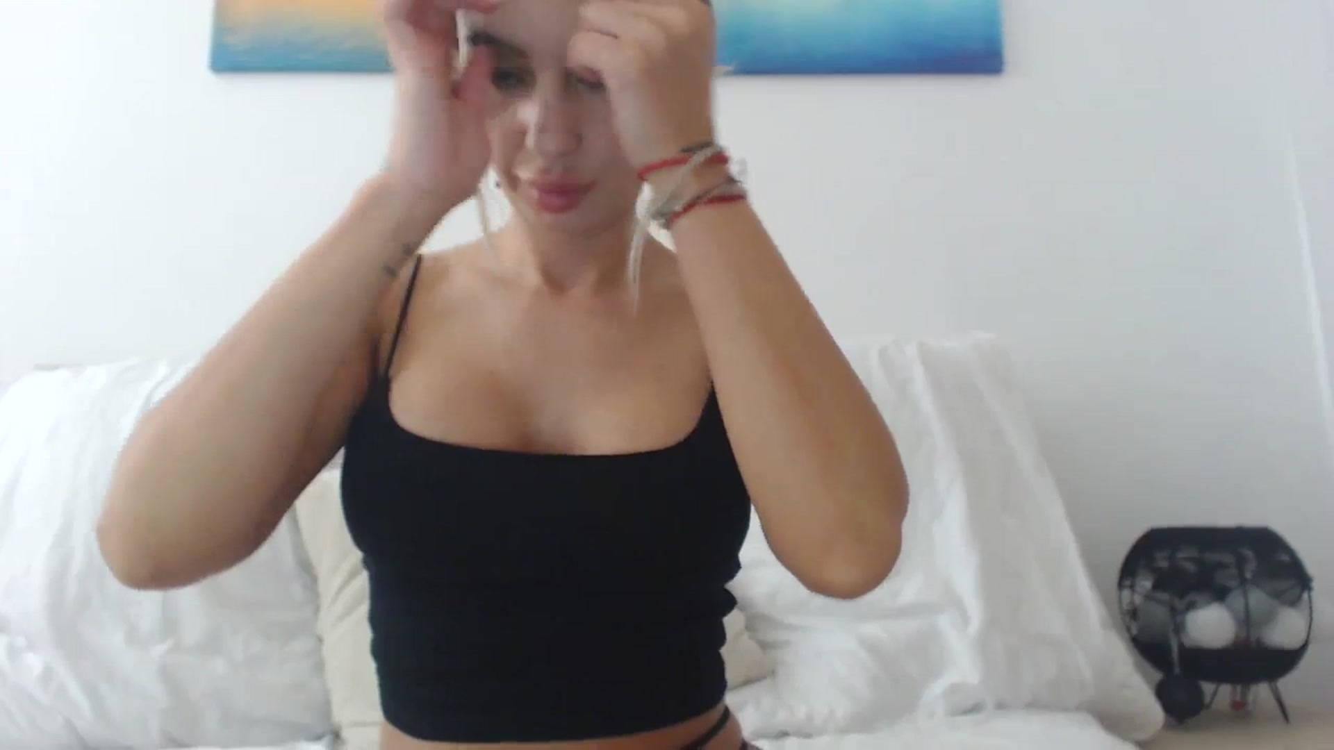 Gallery image thumbnail from Marisaisa's myfreecams stream on, 04/02/2024, 10:38 image 17 of 20