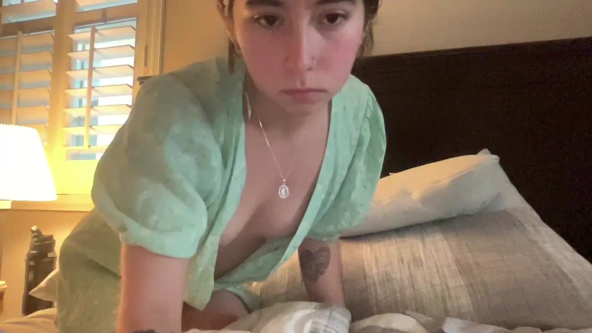 Gallery image thumbnail from Marisols's myfreecams stream on, 01/27/2025, 24:44 image 10 of 20