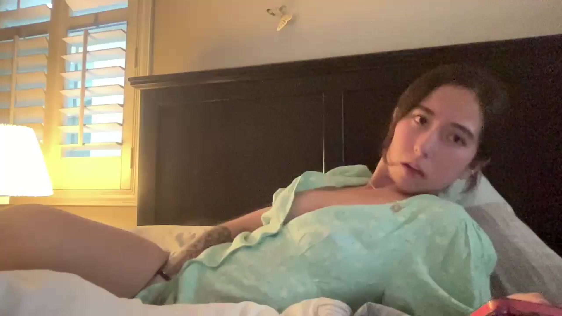 Gallery image thumbnail from Marisols's myfreecams stream on, 01/27/2025, 24:44 image 4 of 20