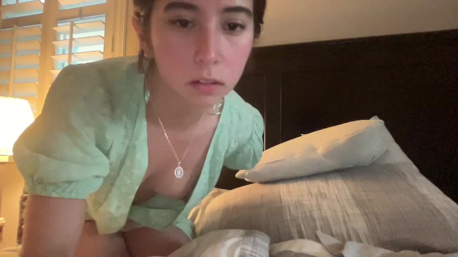 Gallery image thumbnail from Marisols's myfreecams stream on, 01/27/2025, 24:44 image 11 of 20