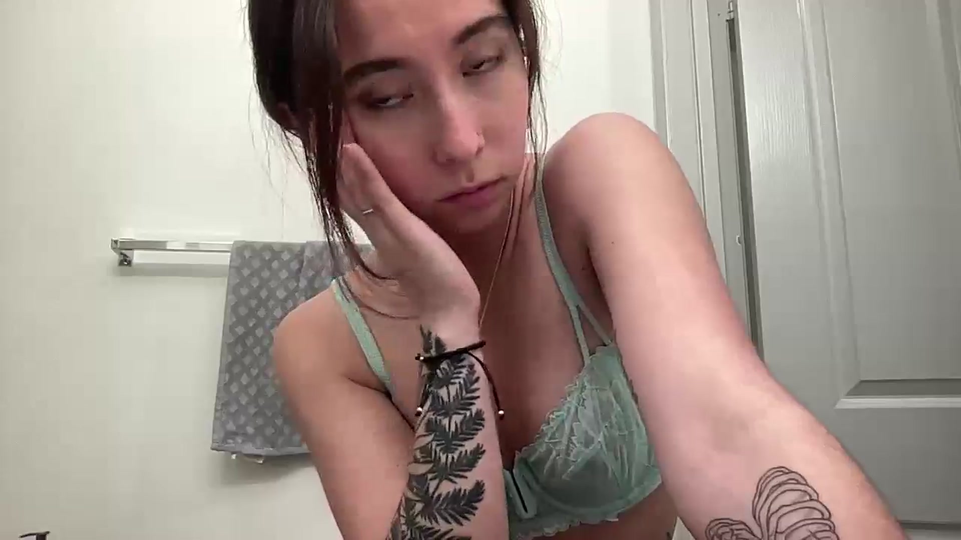 Gallery image thumbnail from Marisols's myfreecams stream on, 01/28/2025, 02:58 image 5 of 20