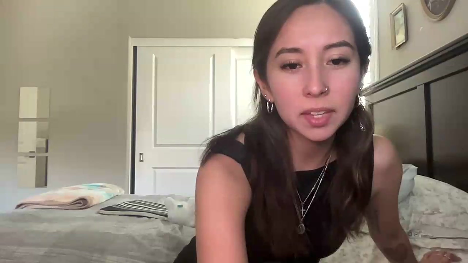 Gallery image thumbnail from Marisols's myfreecams stream on, 06/23/2026, 20:17 image 12 of 20