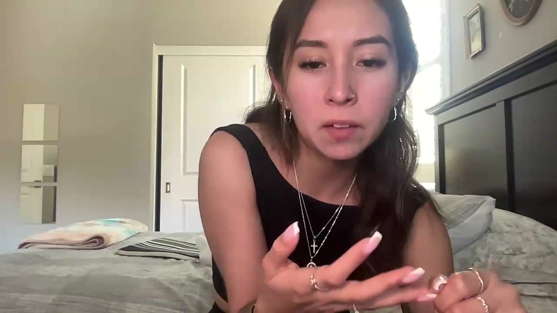 Gallery image thumbnail from Marisols's myfreecams stream on, 06/23/2026, 20:17 image 16 of 20