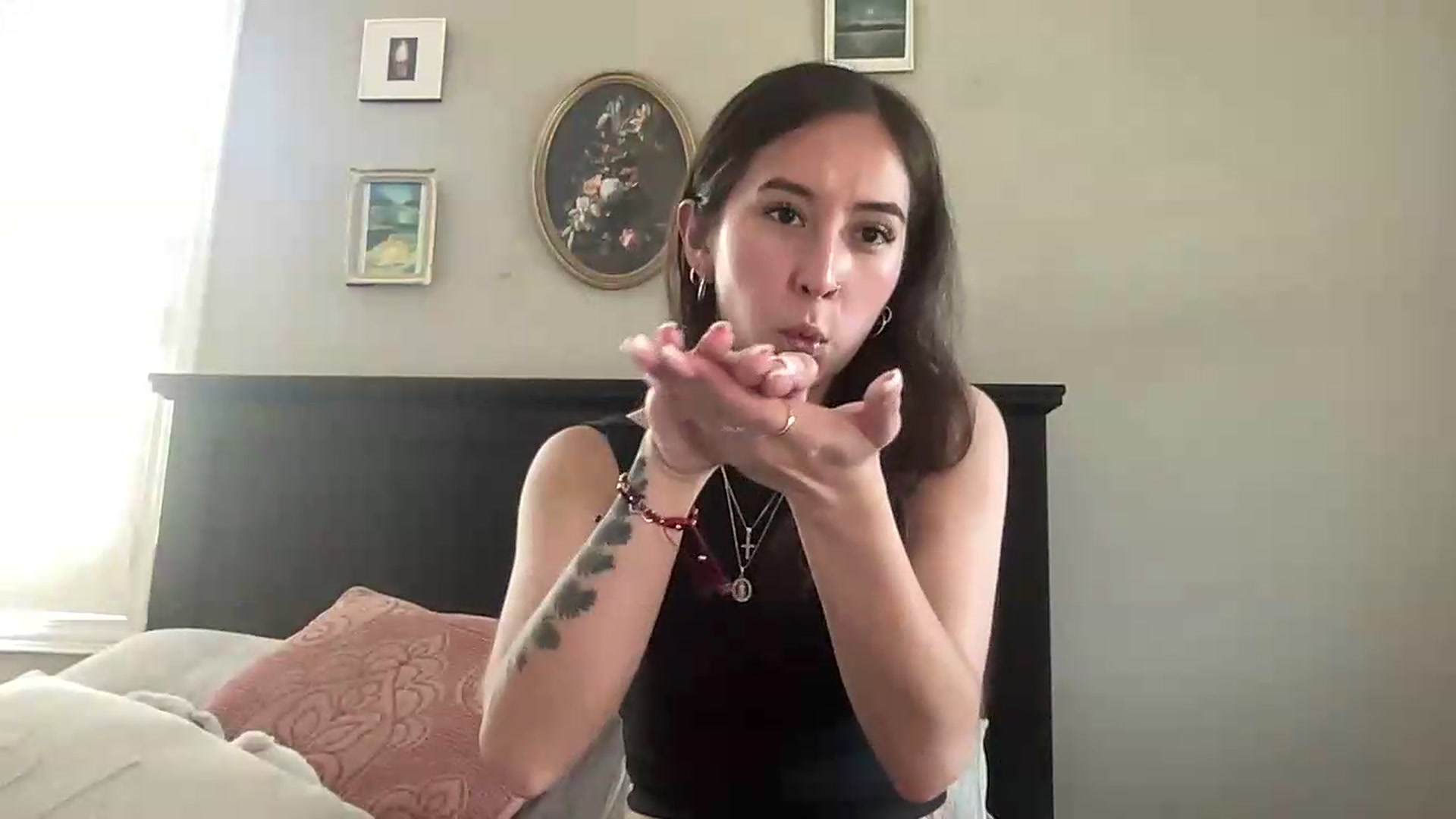 Gallery image thumbnail from Marisols's myfreecams stream on, 06/27/2026, 16:57 image 11 of 20