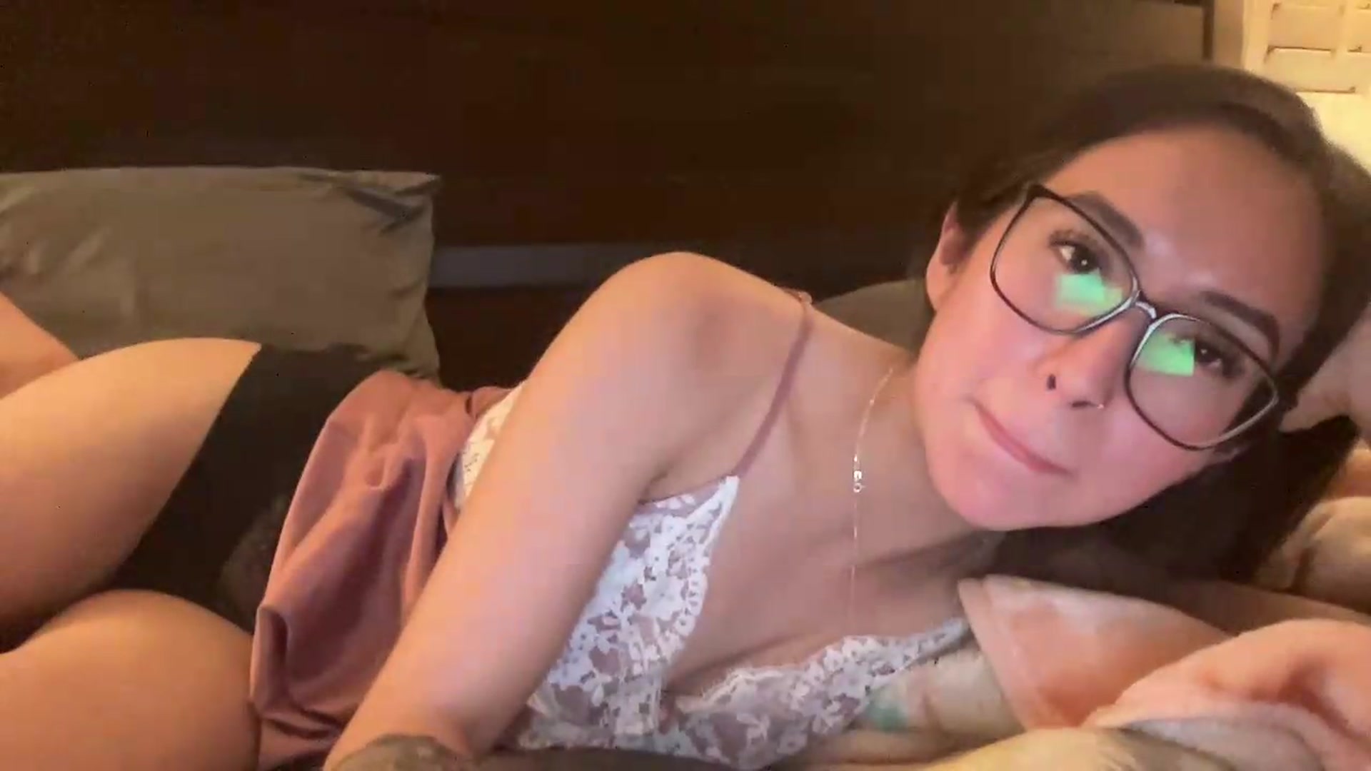 Gallery image thumbnail from Marisols's myfreecams stream on, 07/14/2026, 04:48 image 19 of 20