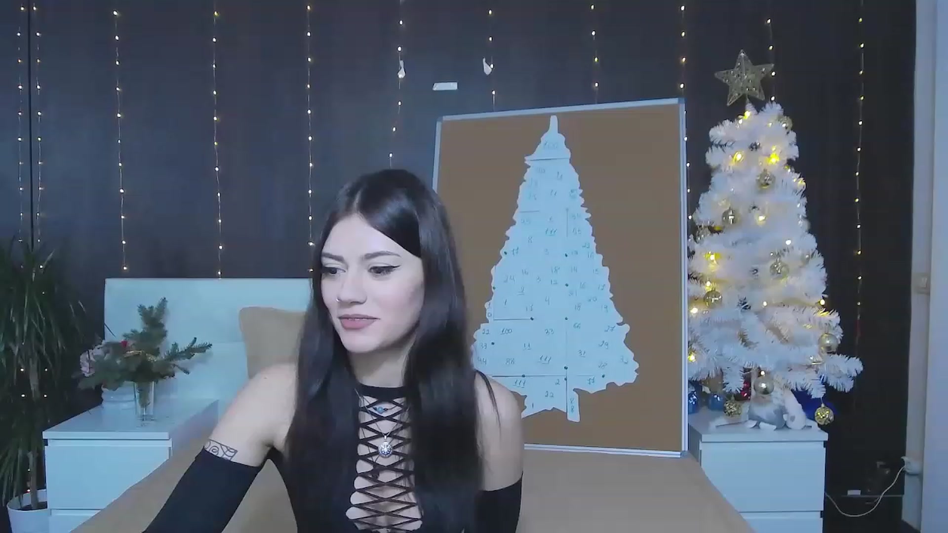 Gallery image thumbnail from MarissaBee's myfreecams stream on, 12/16/2022, 20:30 image 10 of 20