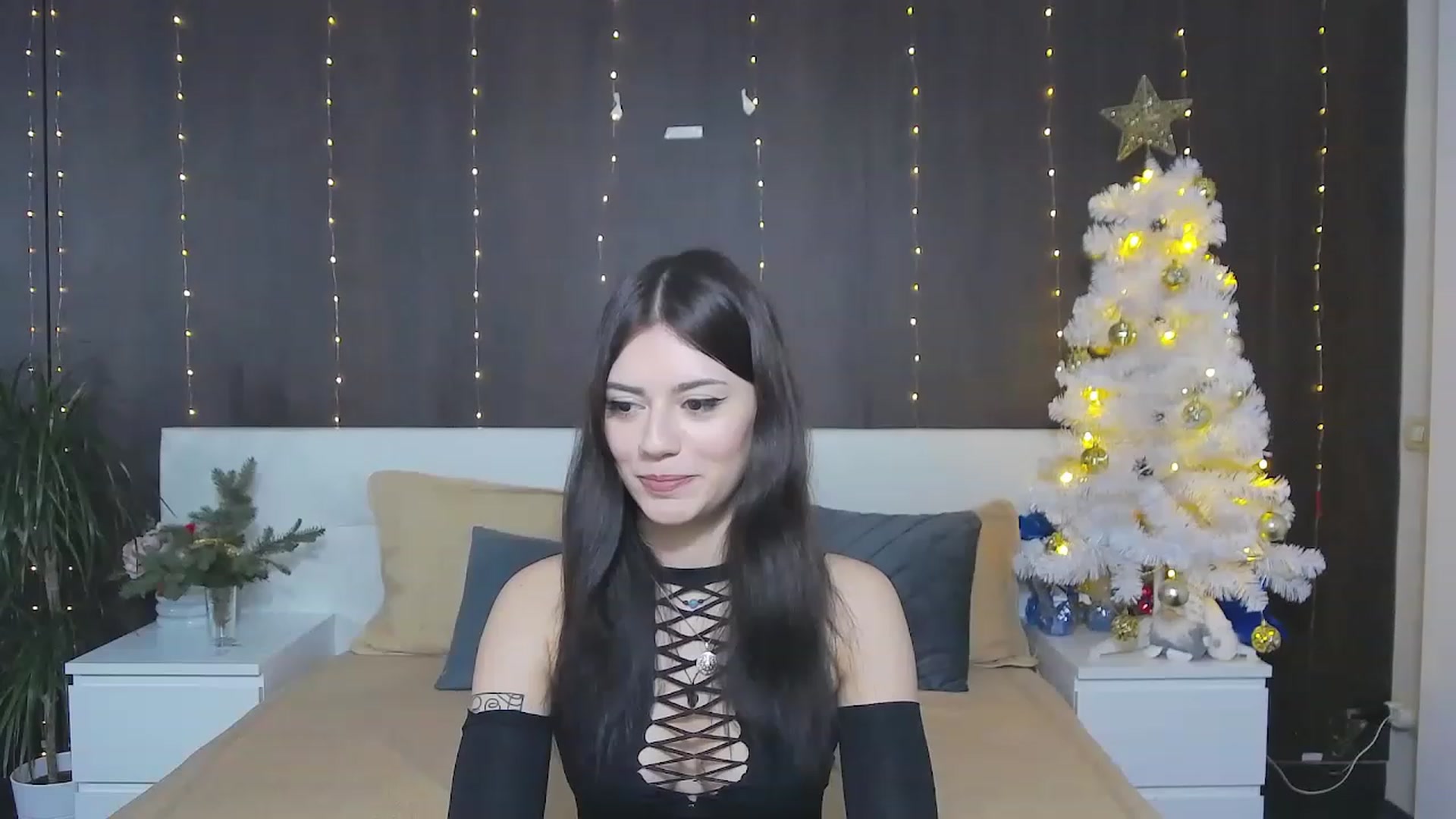 Gallery image thumbnail from MarissaBee's myfreecams stream on, 12/16/2022, 20:30 image 7 of 20
