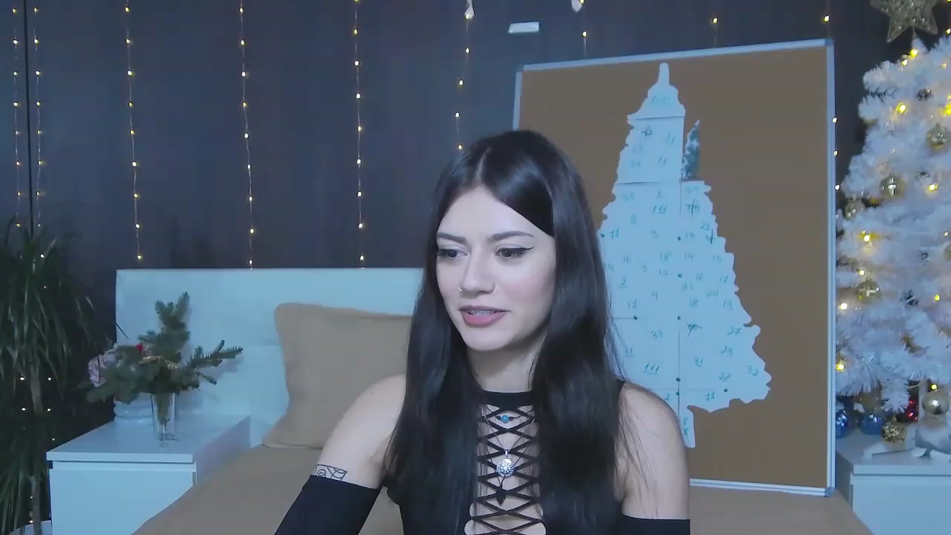 Gallery image thumbnail from MarissaBee's myfreecams stream on, 12/16/2022, 20:30 image 17 of 20