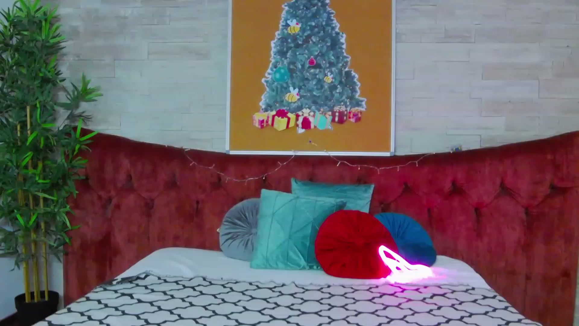 Gallery image thumbnail from MarissaBee's myfreecams stream on, 12/18/2022, 16:21 image 17 of 20