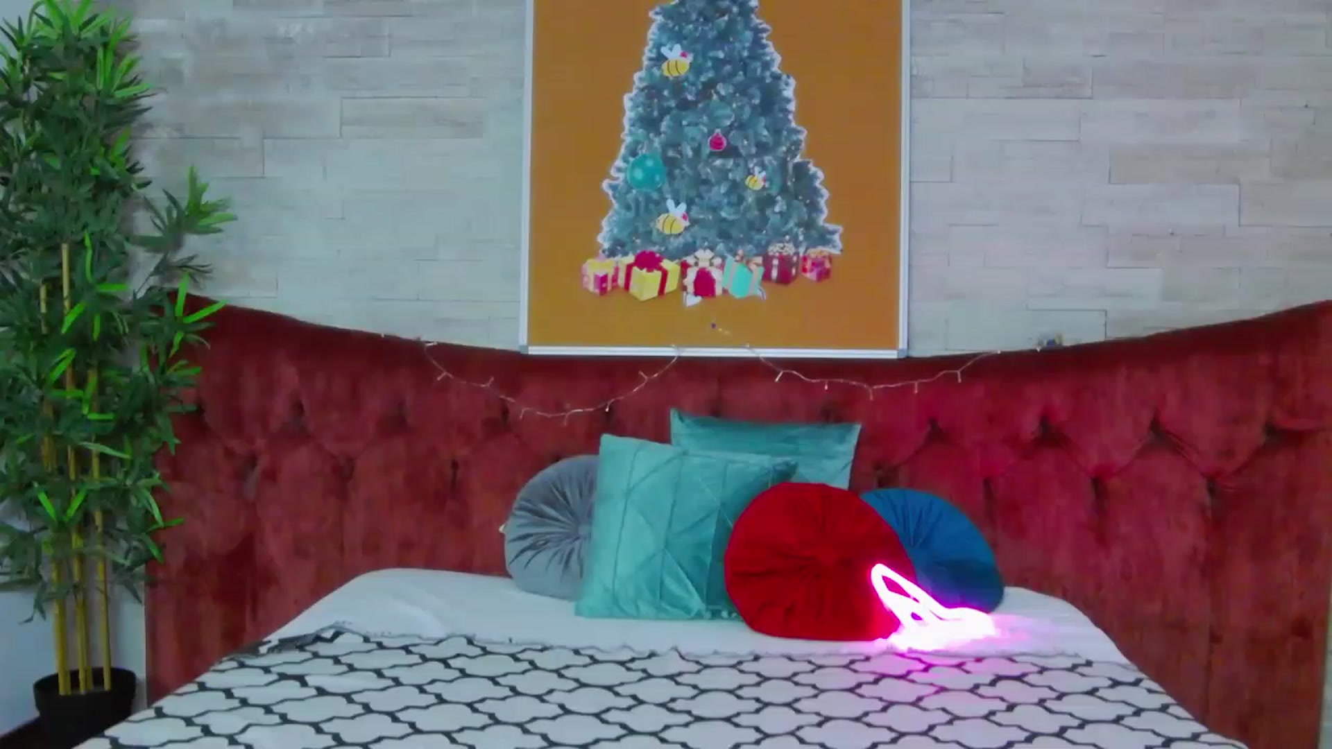 Gallery image thumbnail from MarissaBee's myfreecams stream on, 12/18/2022, 16:21 image 16 of 20