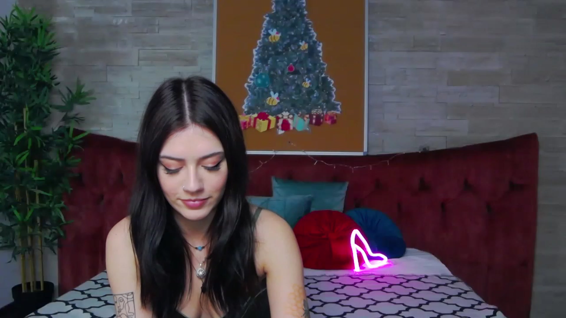 Gallery image thumbnail from MarissaBee's myfreecams stream on, 12/18/2022, 19:15 image 3 of 20
