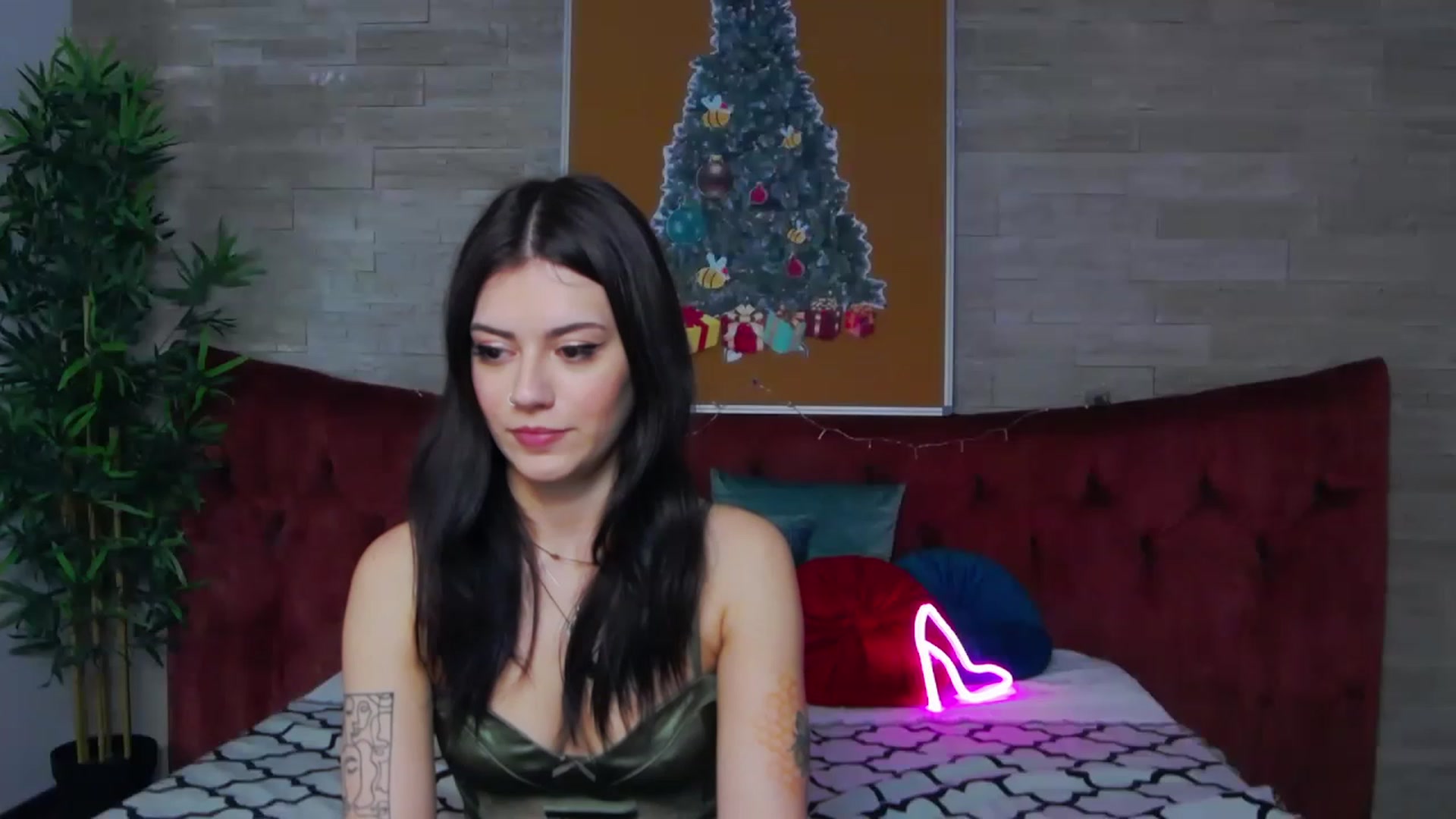 Gallery image thumbnail from MarissaBee's myfreecams stream on, 12/18/2022, 19:15 image 5 of 20