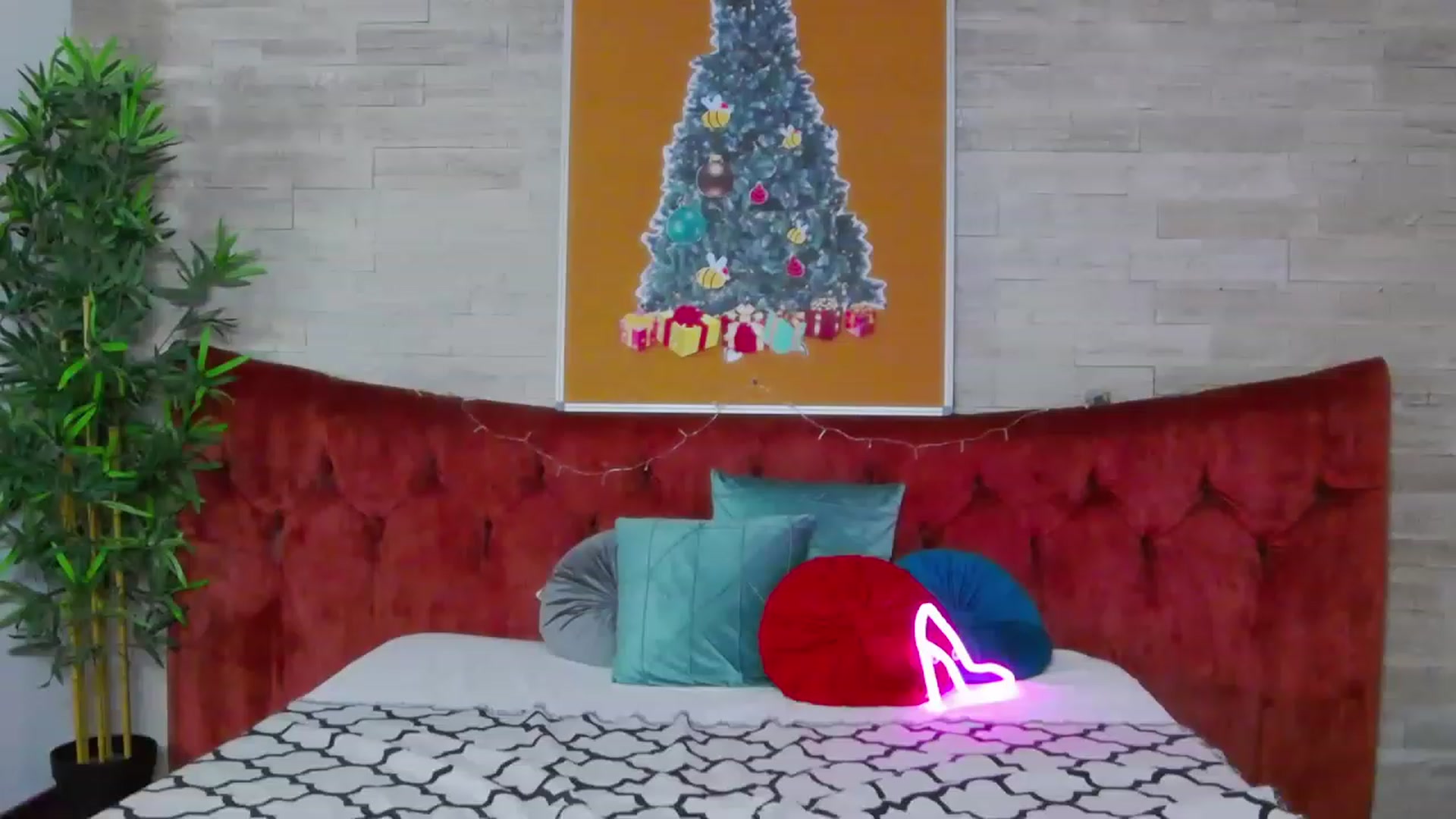 Gallery image thumbnail from MarissaBee's myfreecams stream on, 12/18/2022, 19:15 image 8 of 20