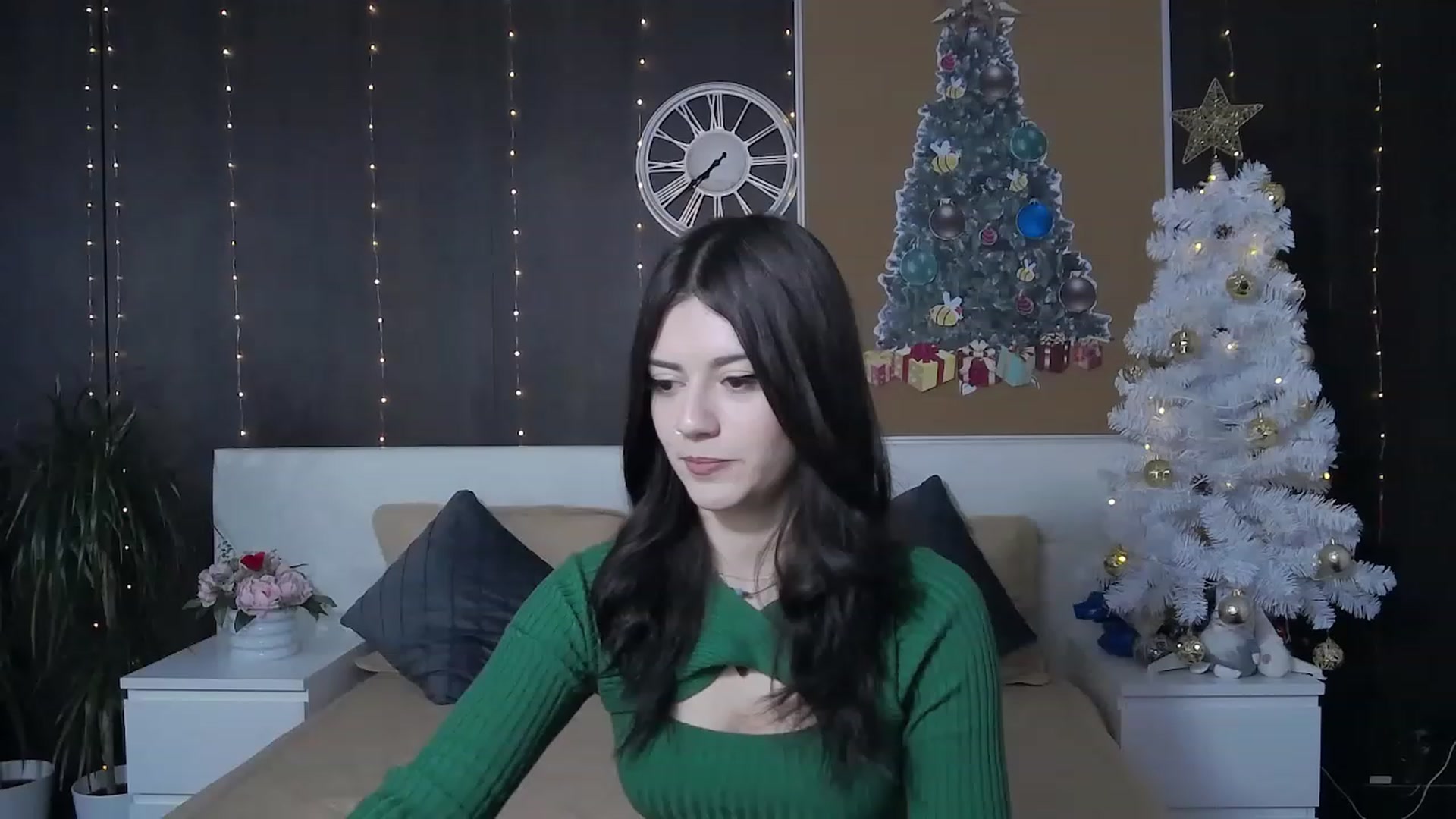 Gallery image thumbnail from MarissaBee's myfreecams stream on, 12/20/2022, 19:09 image 14 of 20